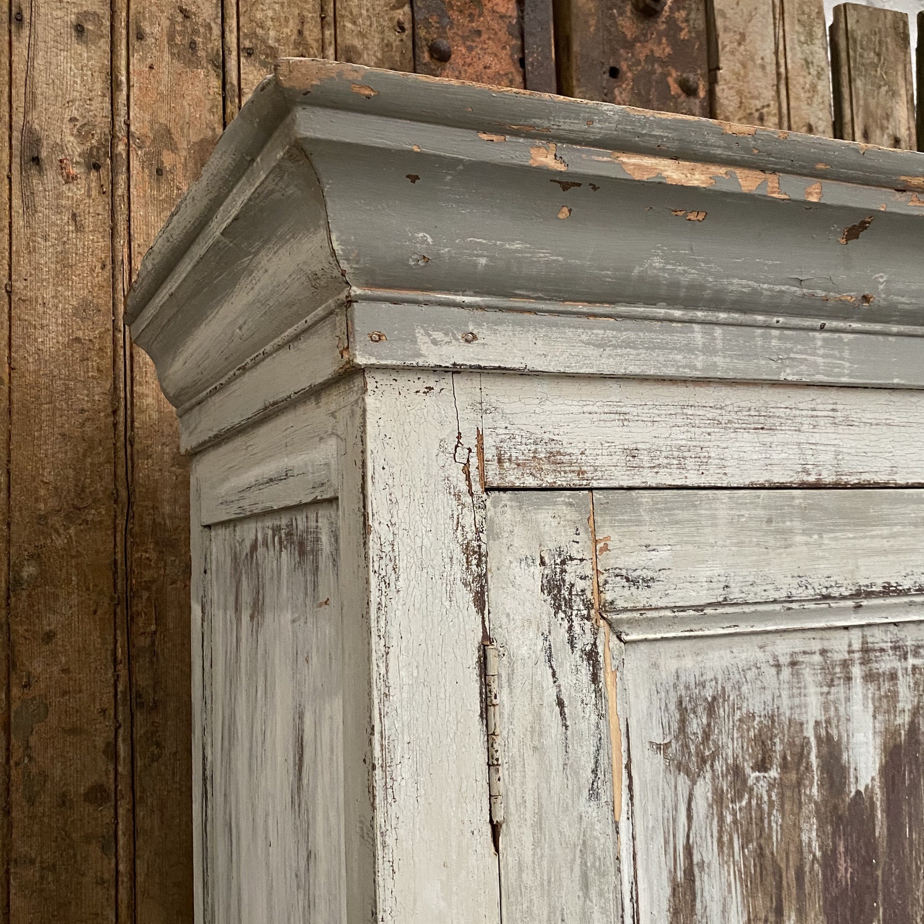 objet-vagabond-painted-cupboard0002