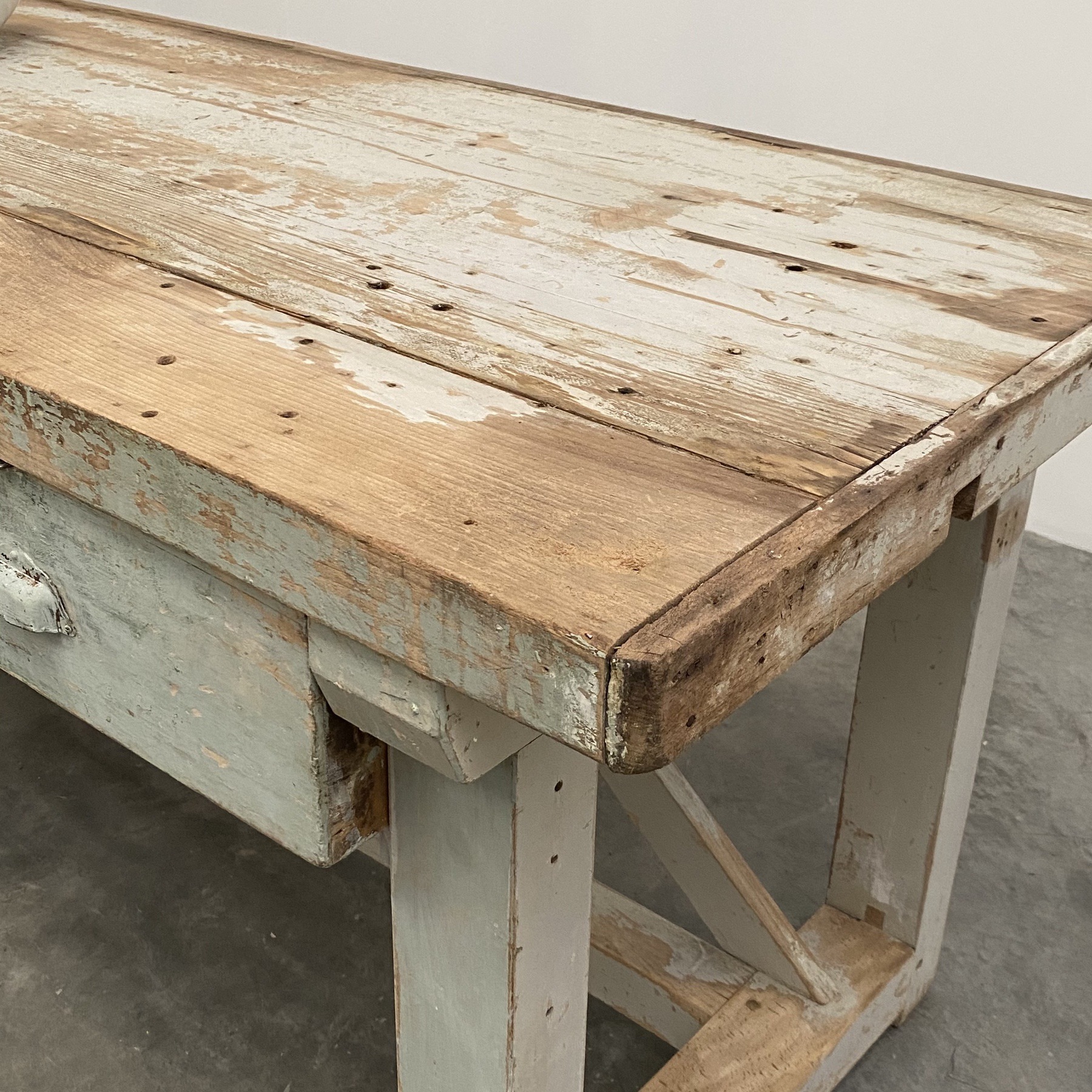 objet-vagabond-painted-workbench0009