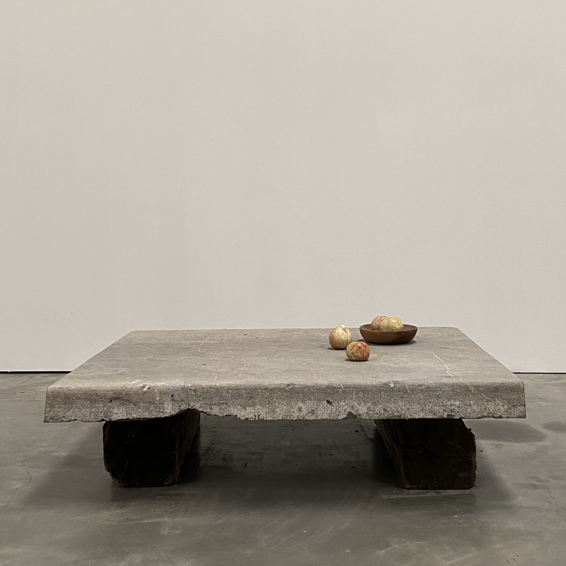 objet-vagabond-stone-coffeetable0004