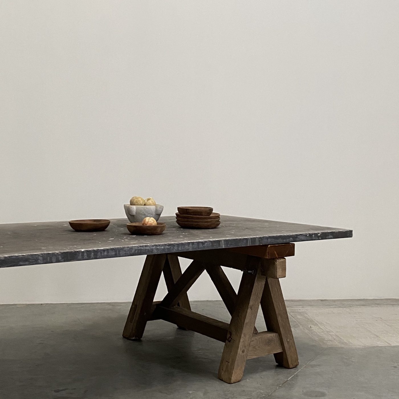objet-vagabond-stone-table0002