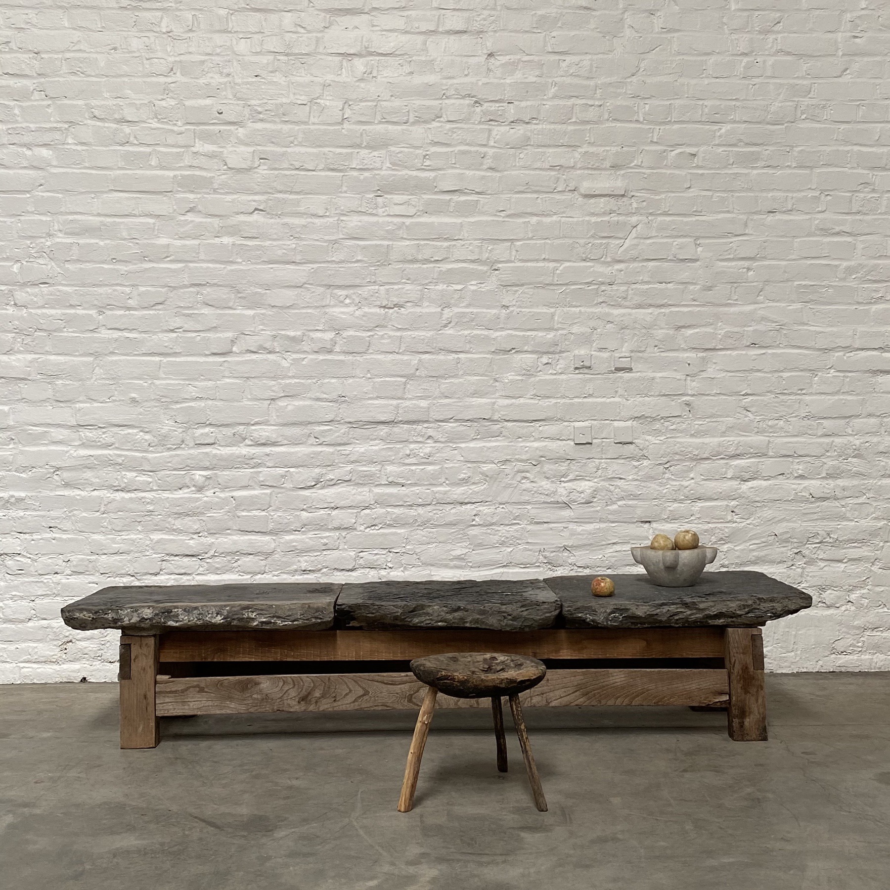 objet-vagabond-stone-table0003