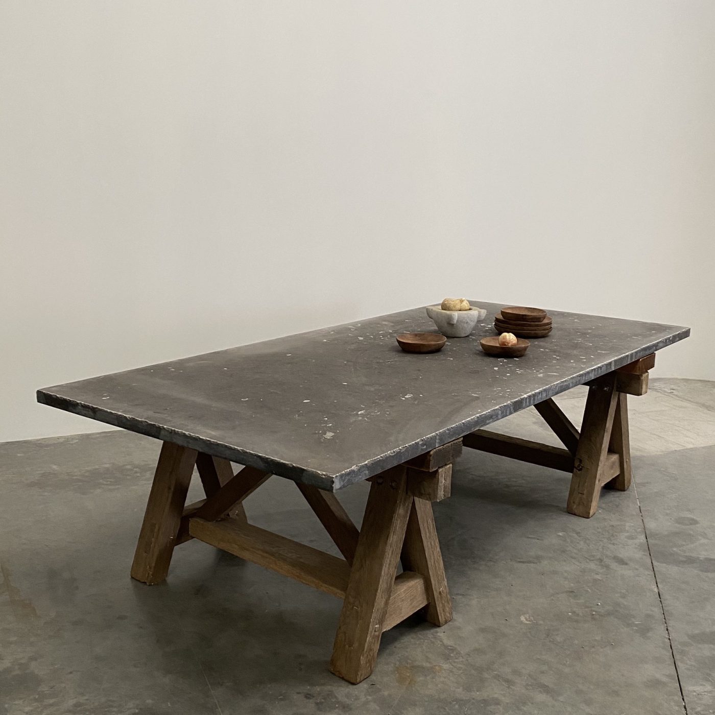 objet-vagabond-stone-table0003