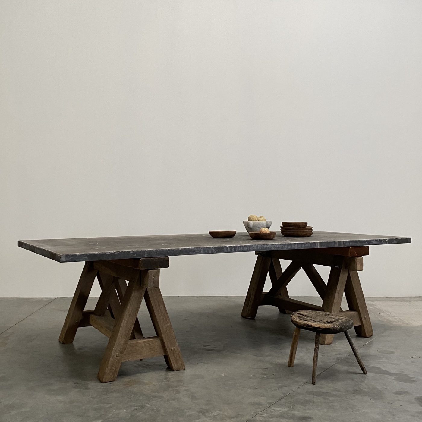 objet-vagabond-stone-table0006