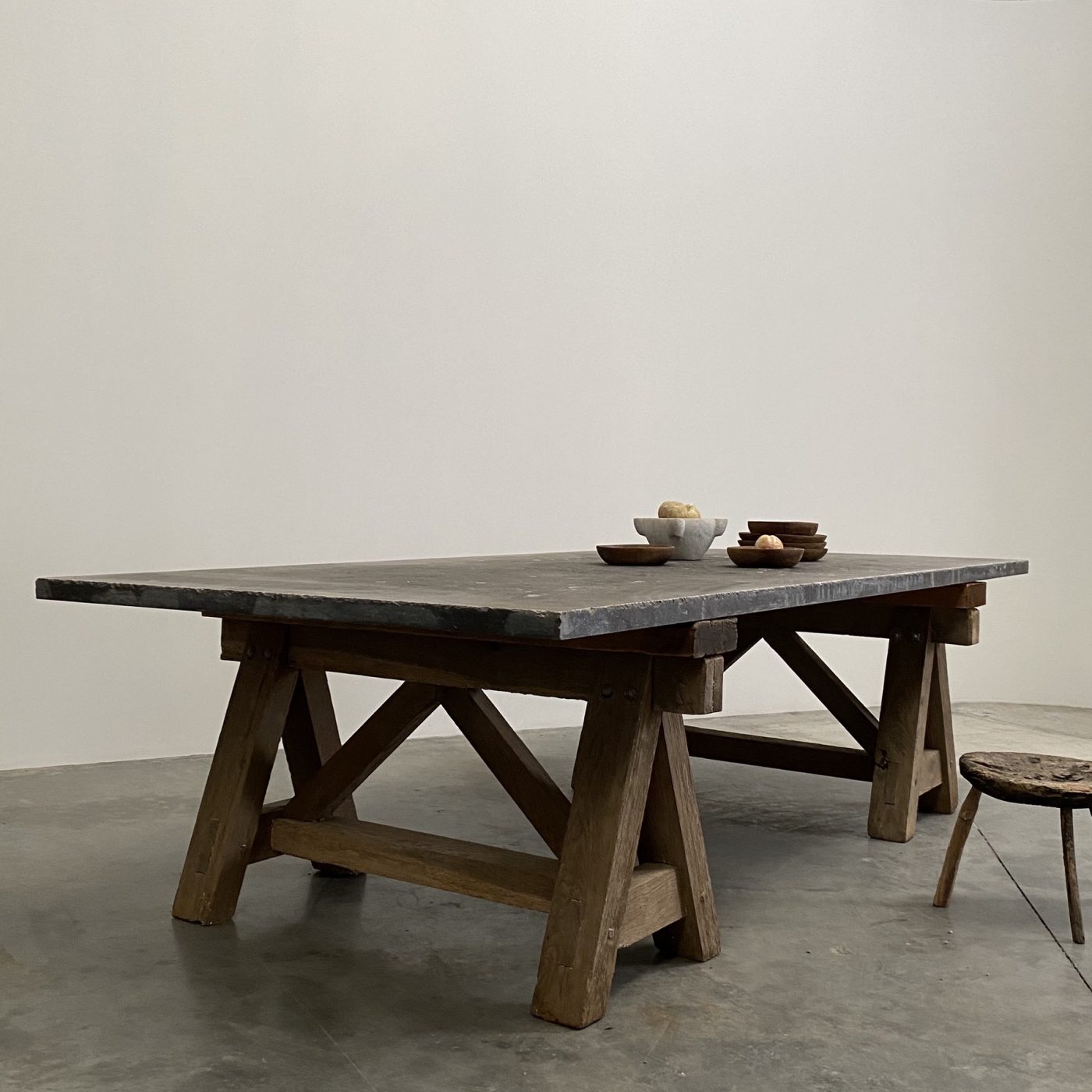 objet-vagabond-stone-table0007