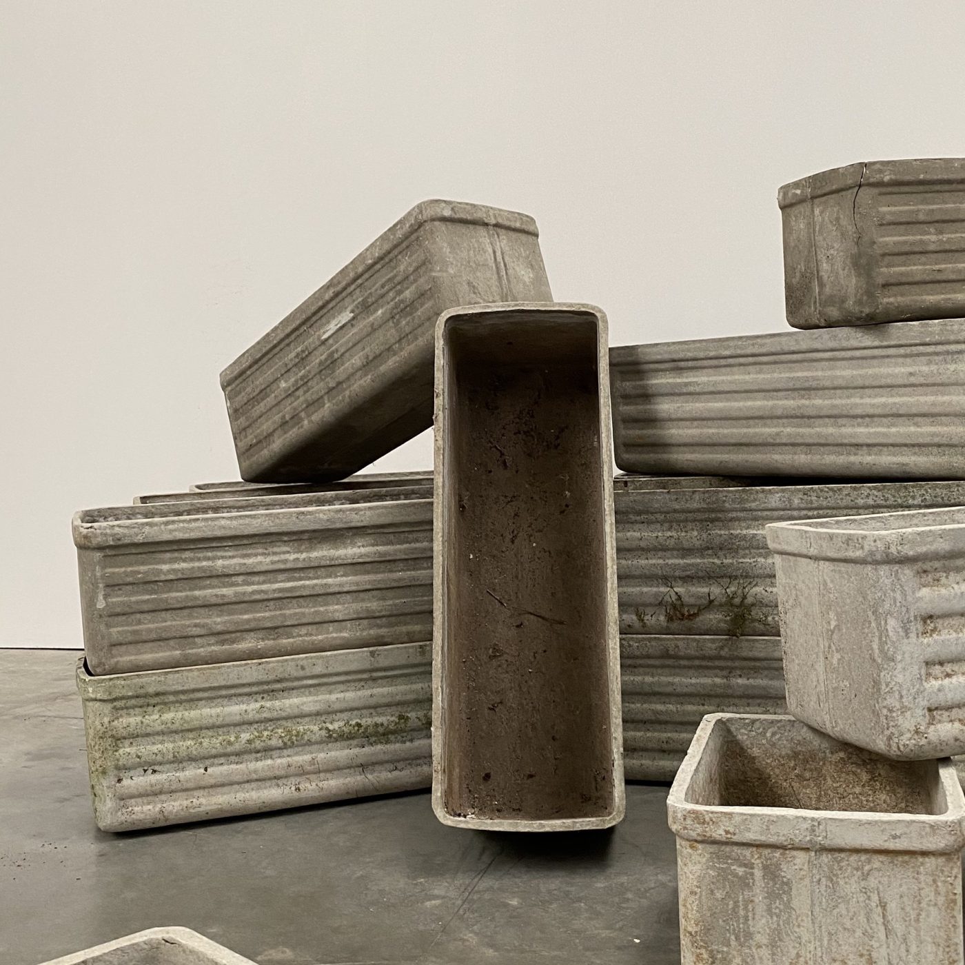 objet-vagabond-concrete-planters0003