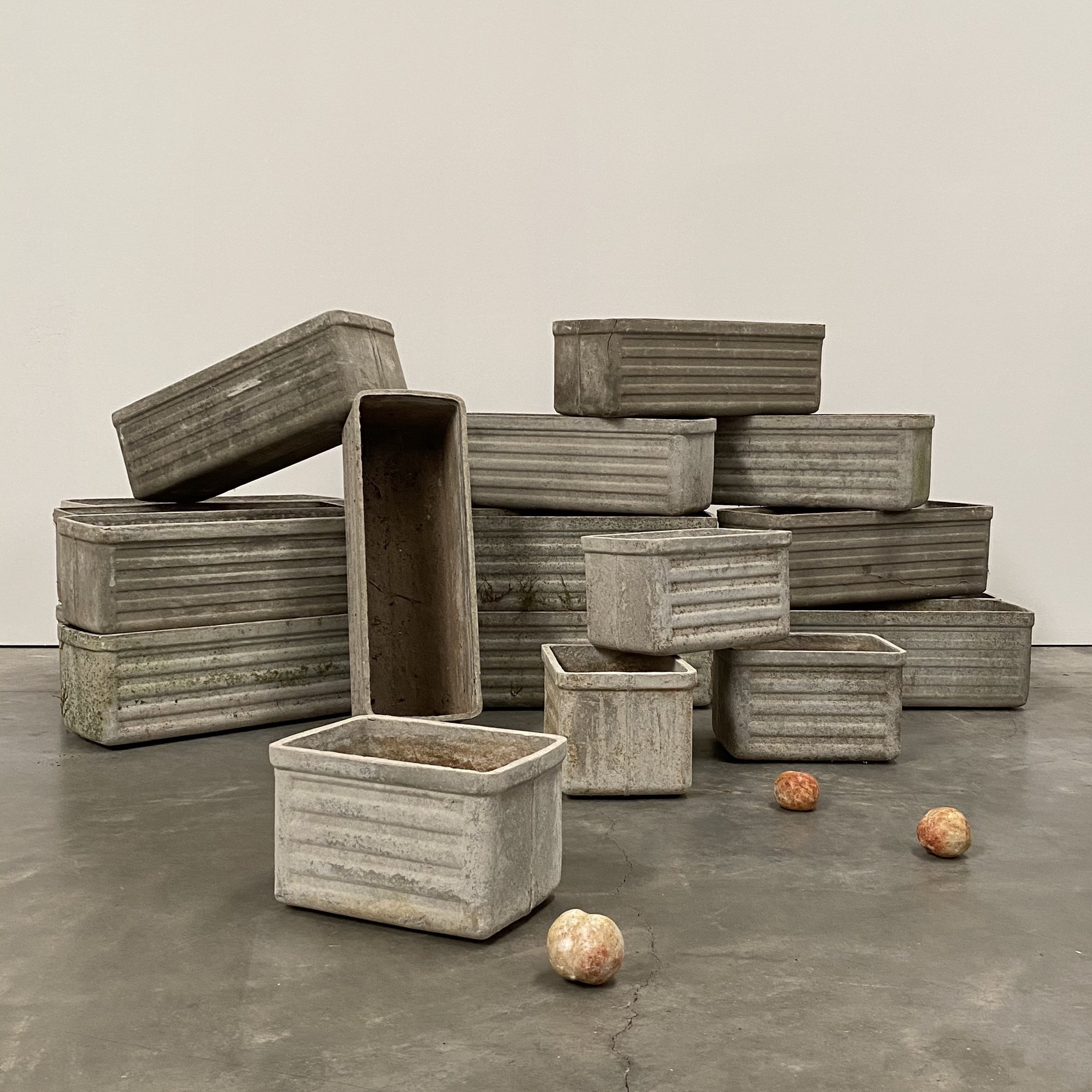 objet-vagabond-concrete-planters0004