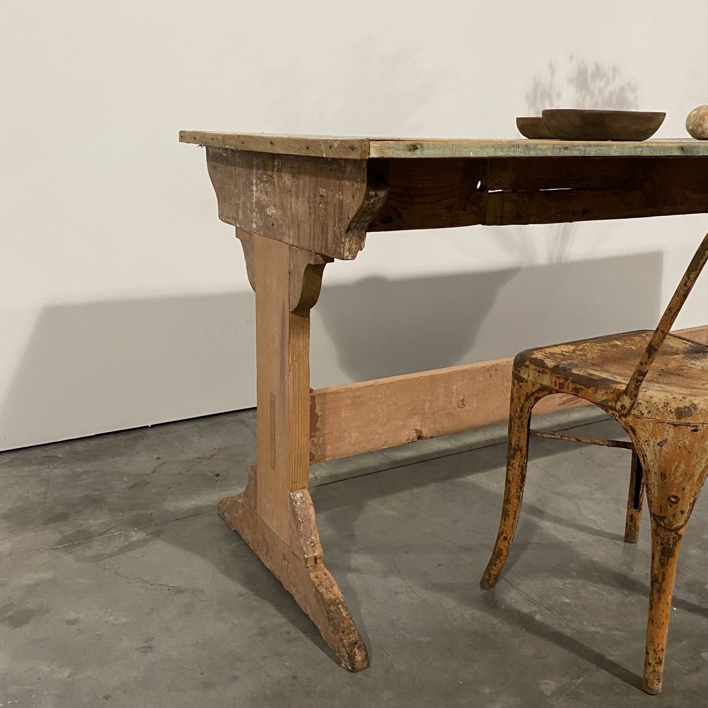 objet-vagabond-painted-table0000