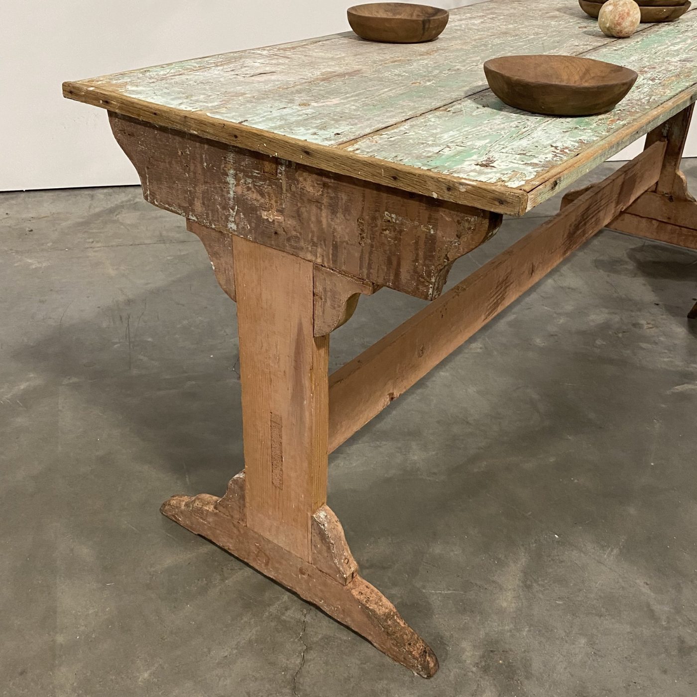 objet-vagabond-painted-table0005