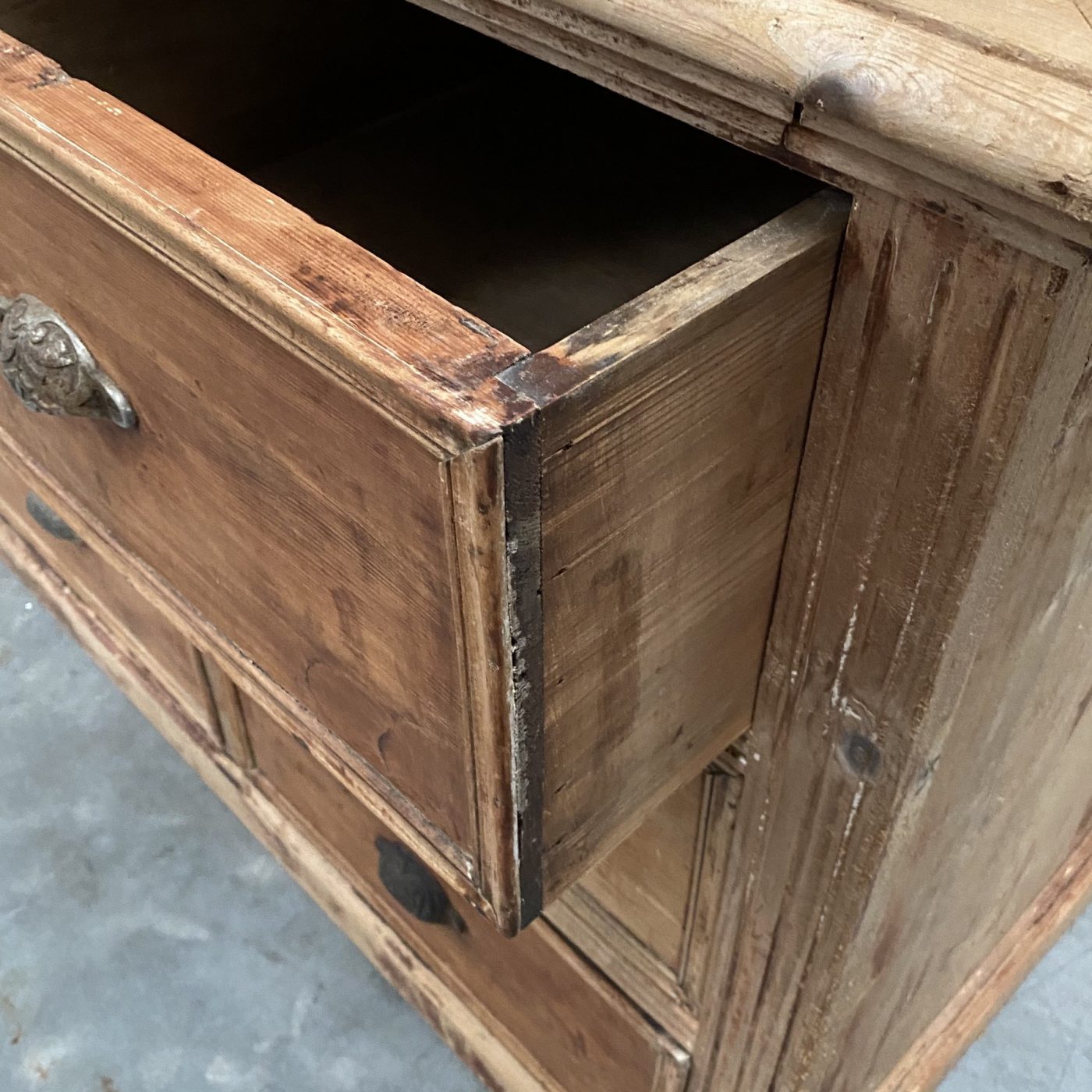 objet-vagabond-pine-chest0003