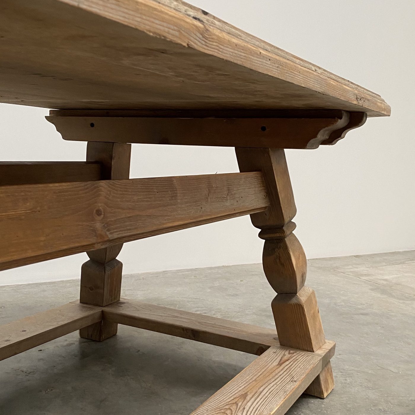 objet-vagabond-pine-table0005