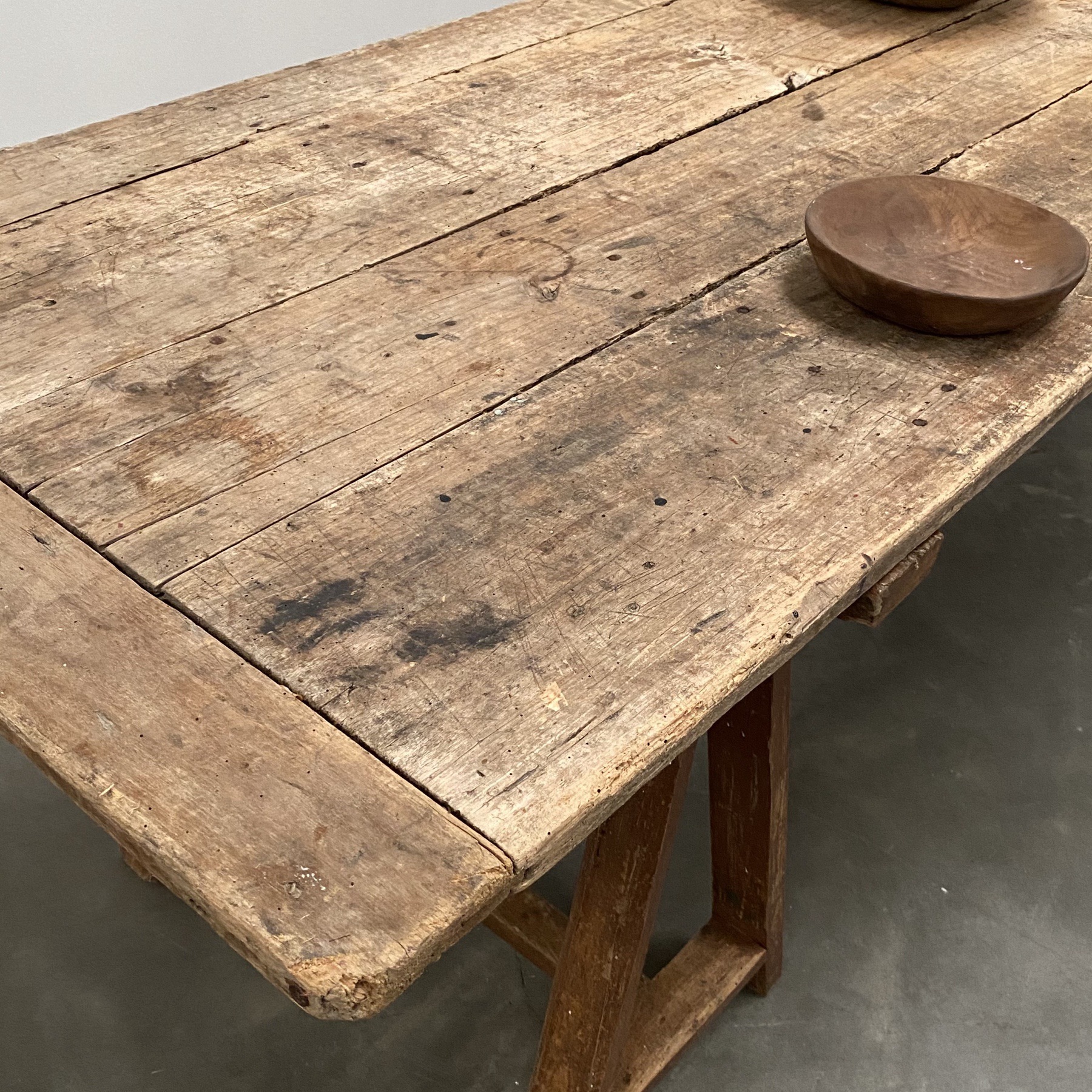 objet-vagabond-trestle-table0009