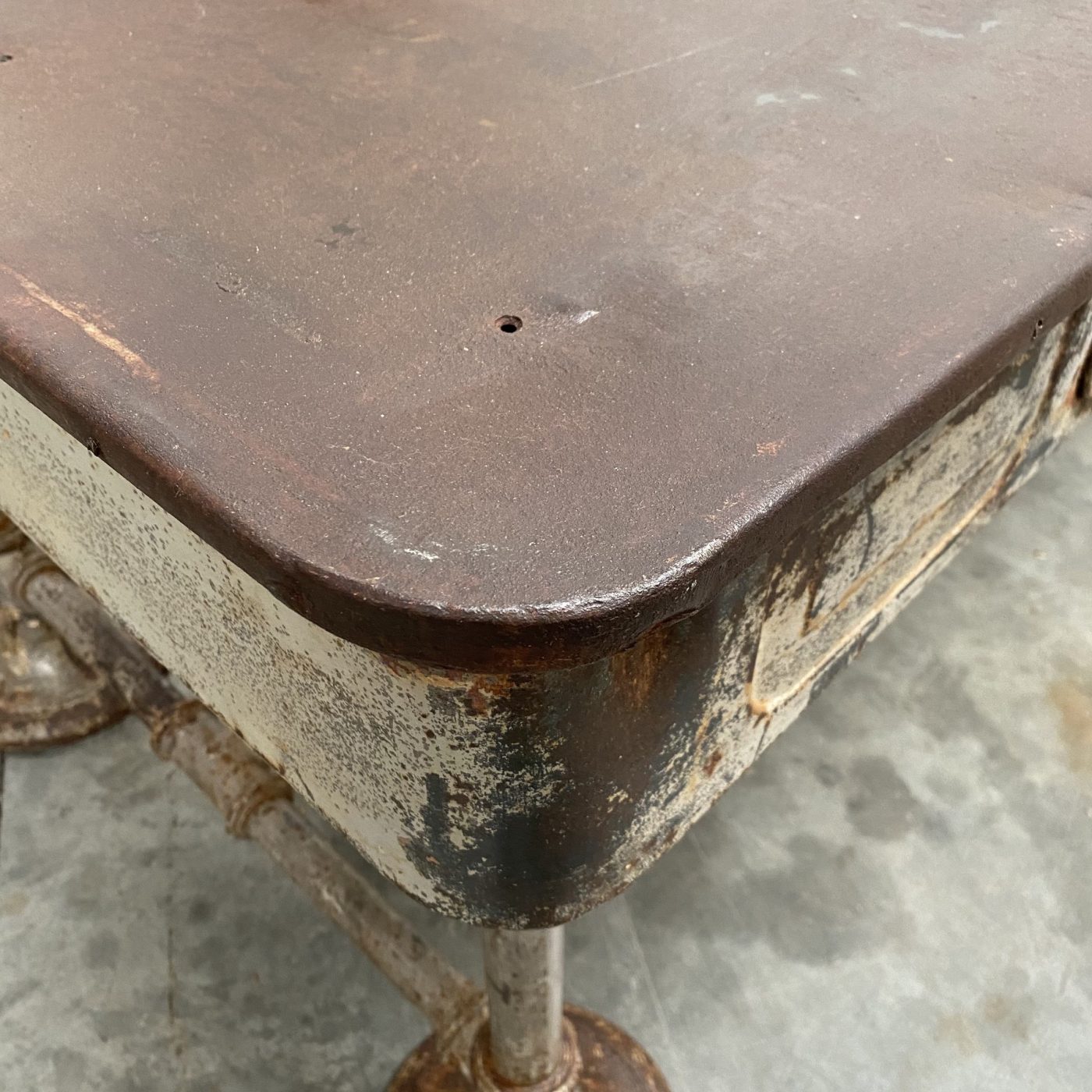 objet-vagabond-bank-table0010