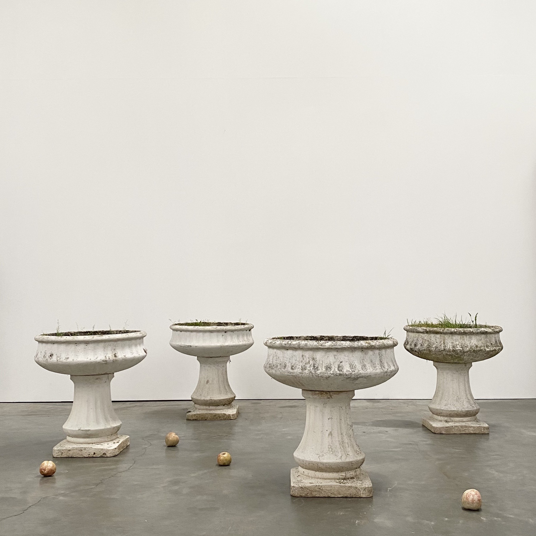 objet-vagabond-concrete-planters0000