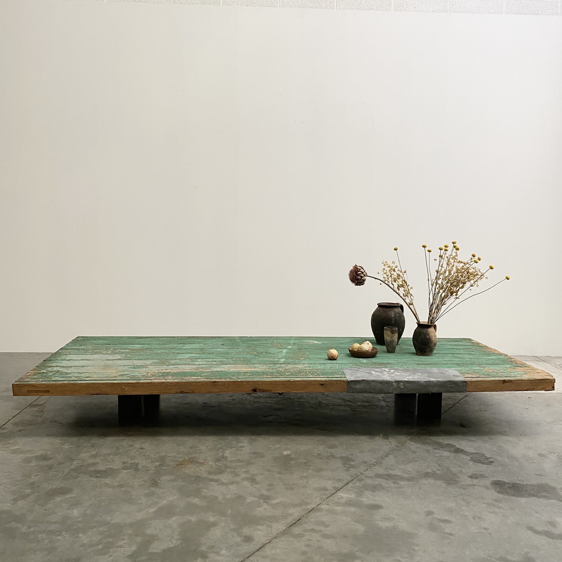 objet-vagabond-huge-coffeetable0009