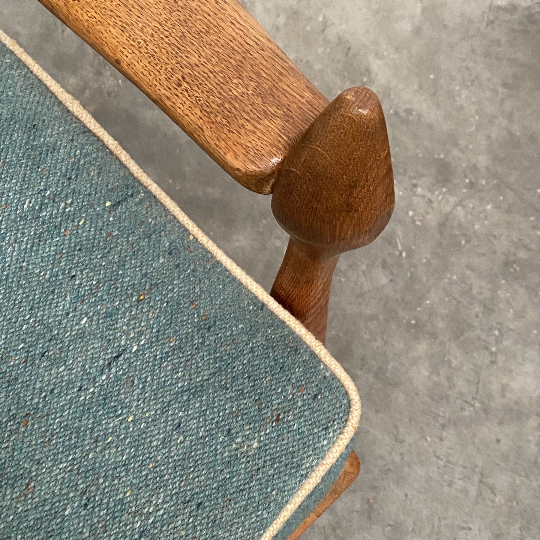 objet-vagabond-midcentury-armchairs0000