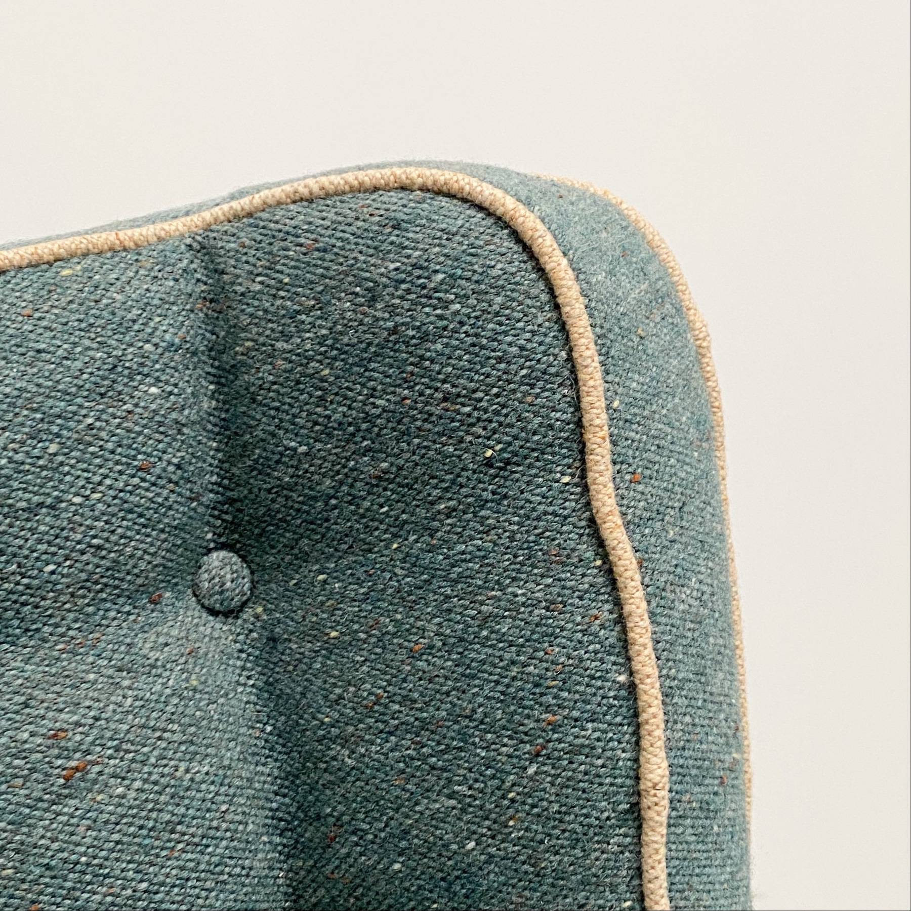 objet-vagabond-midcentury-armchairs0001