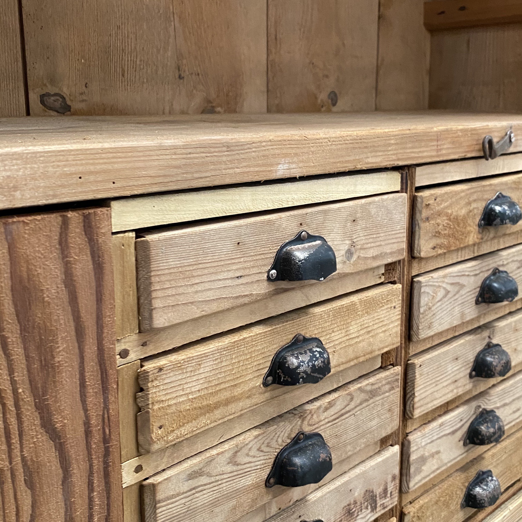 objet-vagabond-painted-cupboard0000