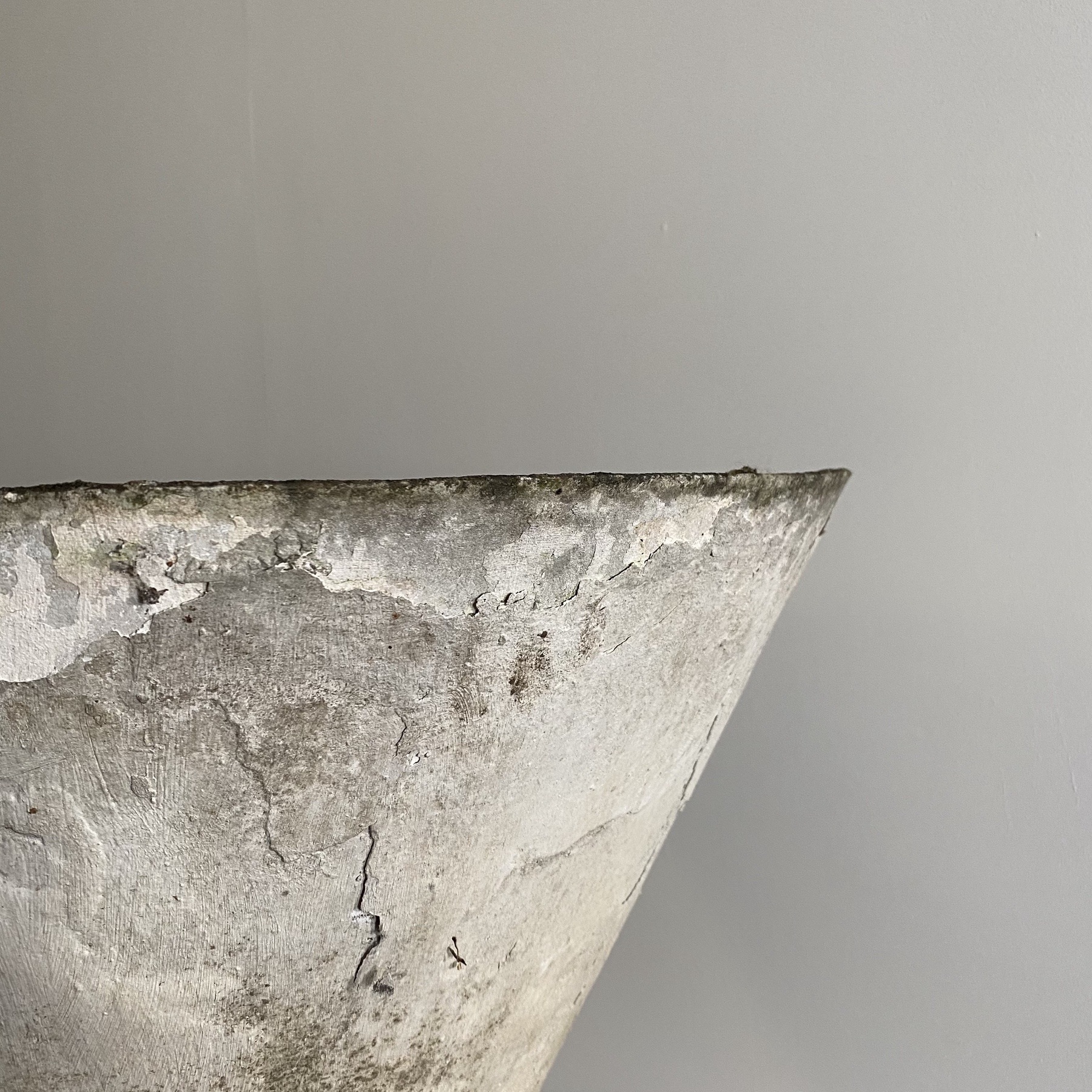 objet-vagabond-concrete-planter0004