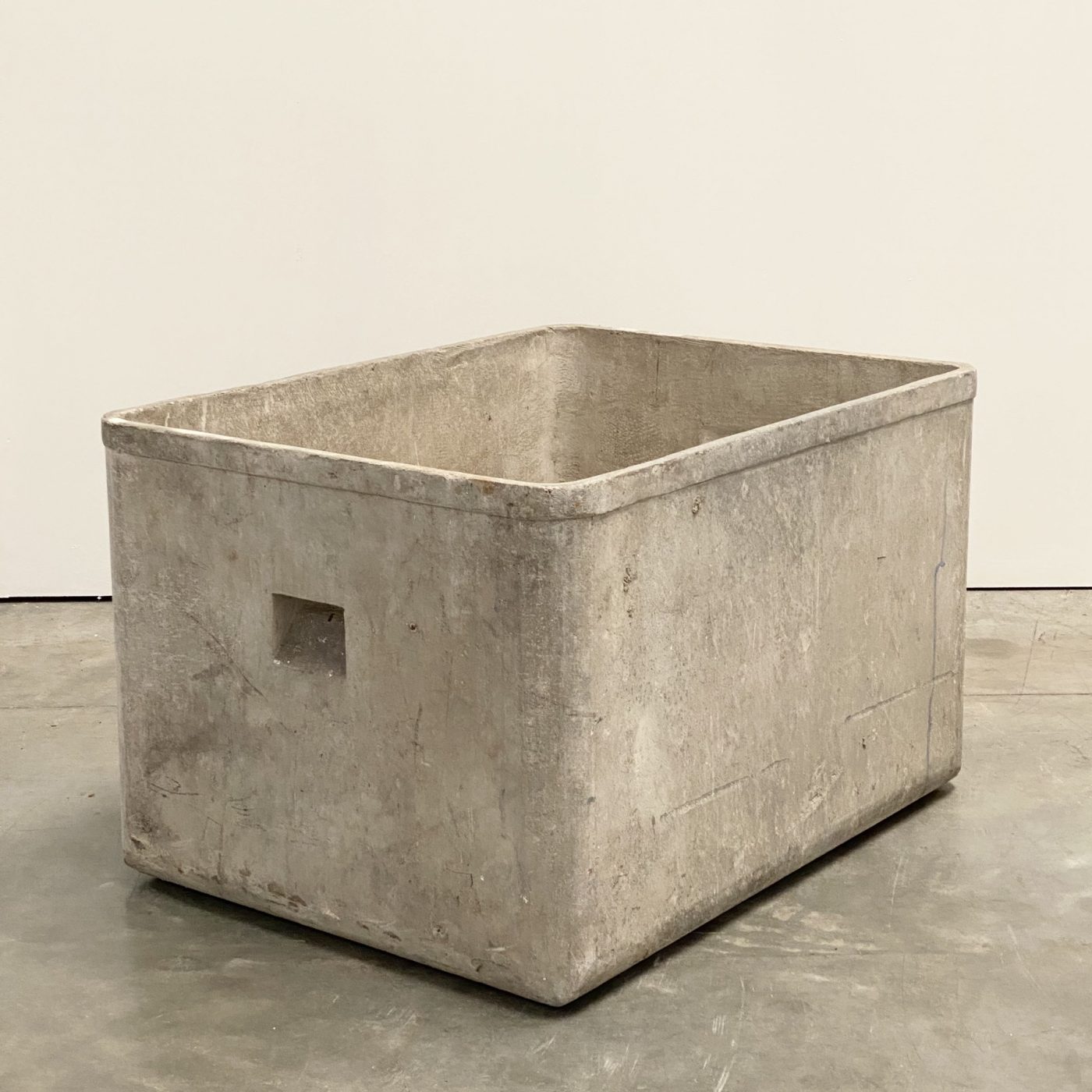 objet-vagabond-concrete-planters0003