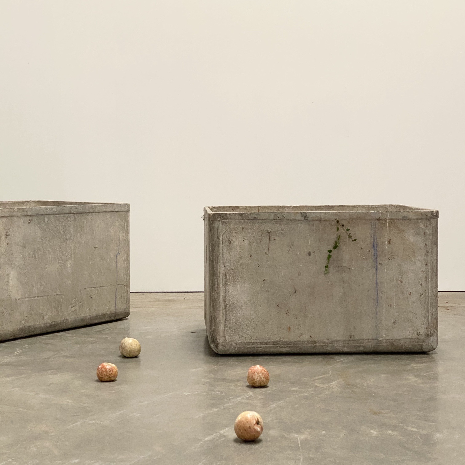 objet-vagabond-concrete-planters0004