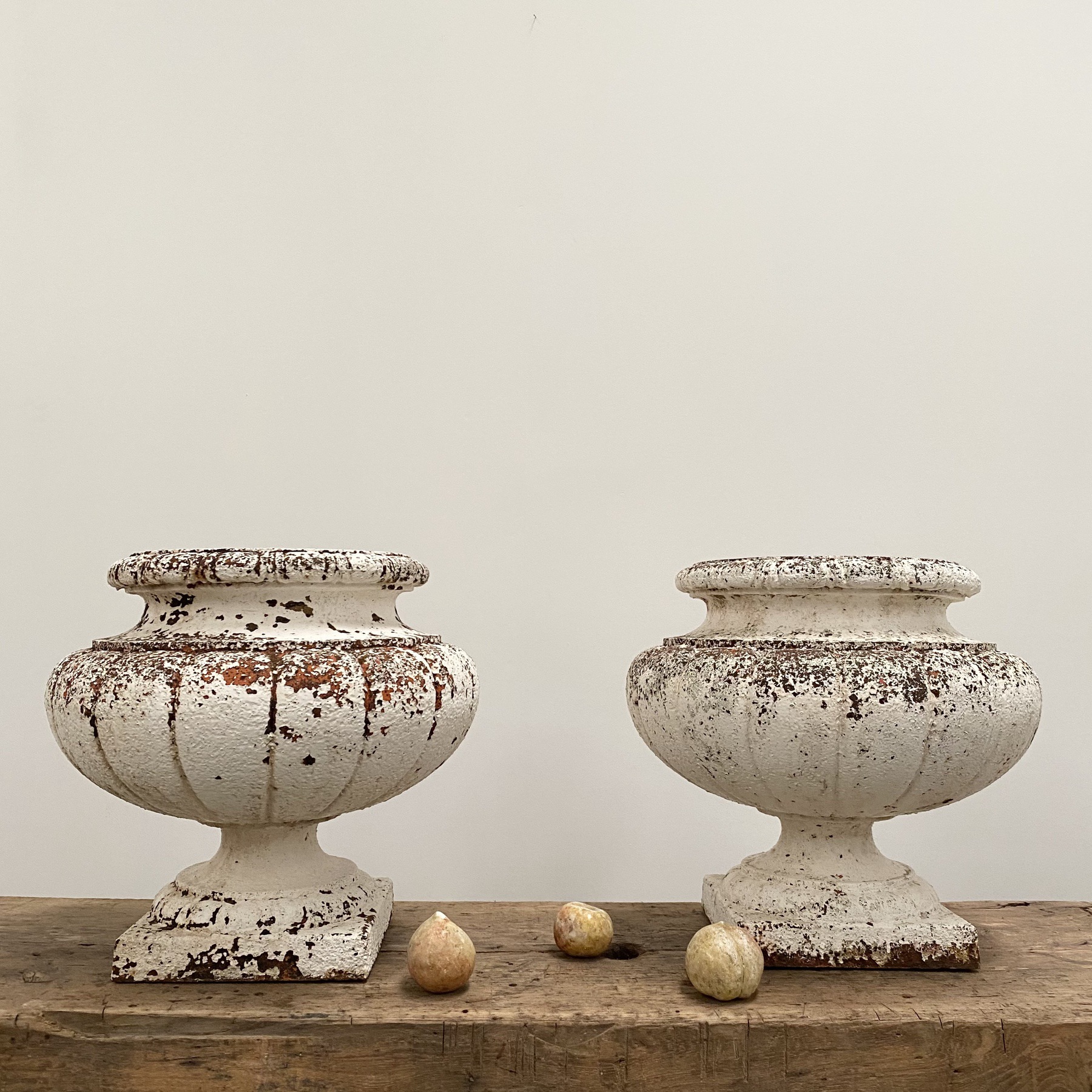 objet-vagabond-garden-urns0003