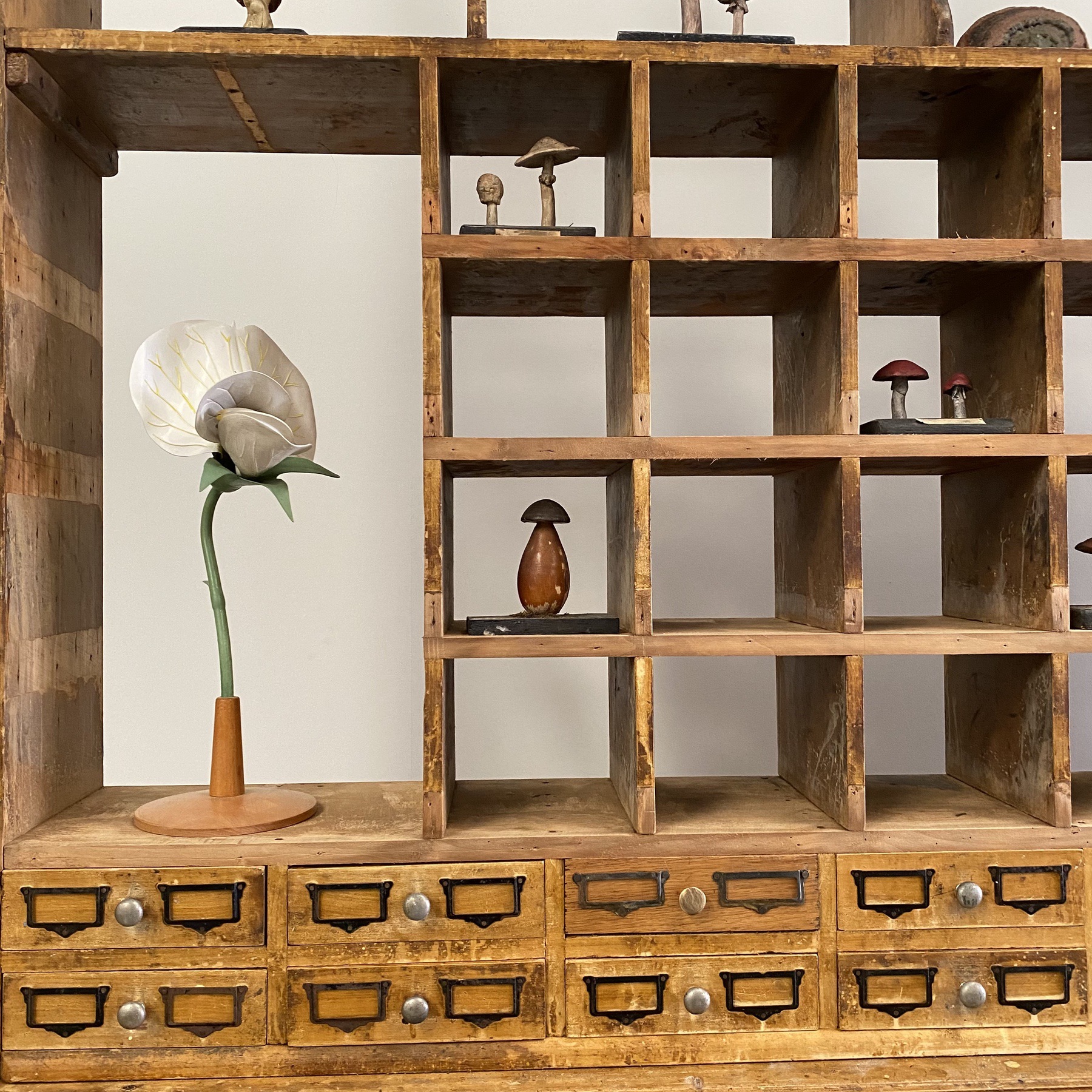 objet-vagabond-huge-cabinet0001