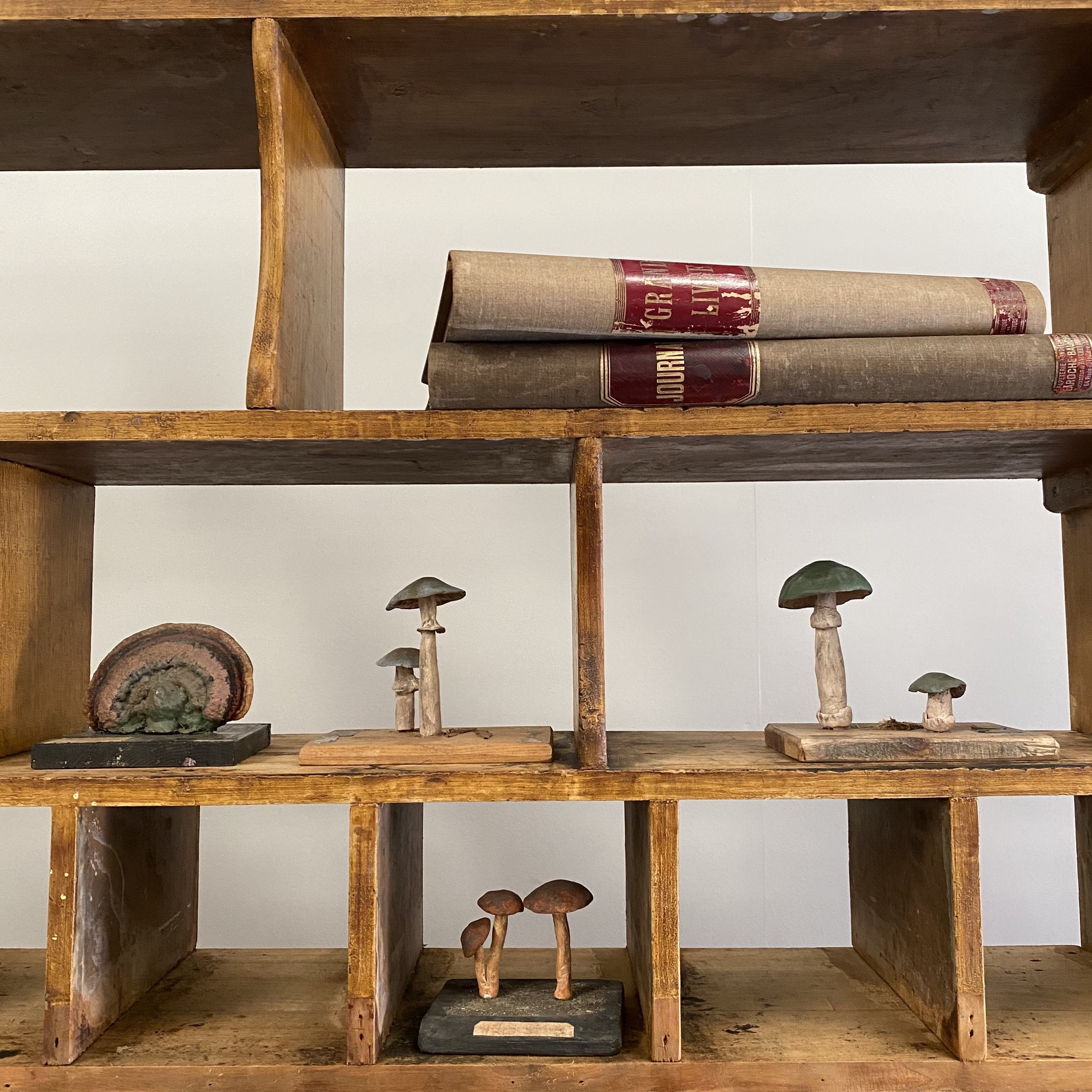 objet-vagabond-huge-cabinet0004