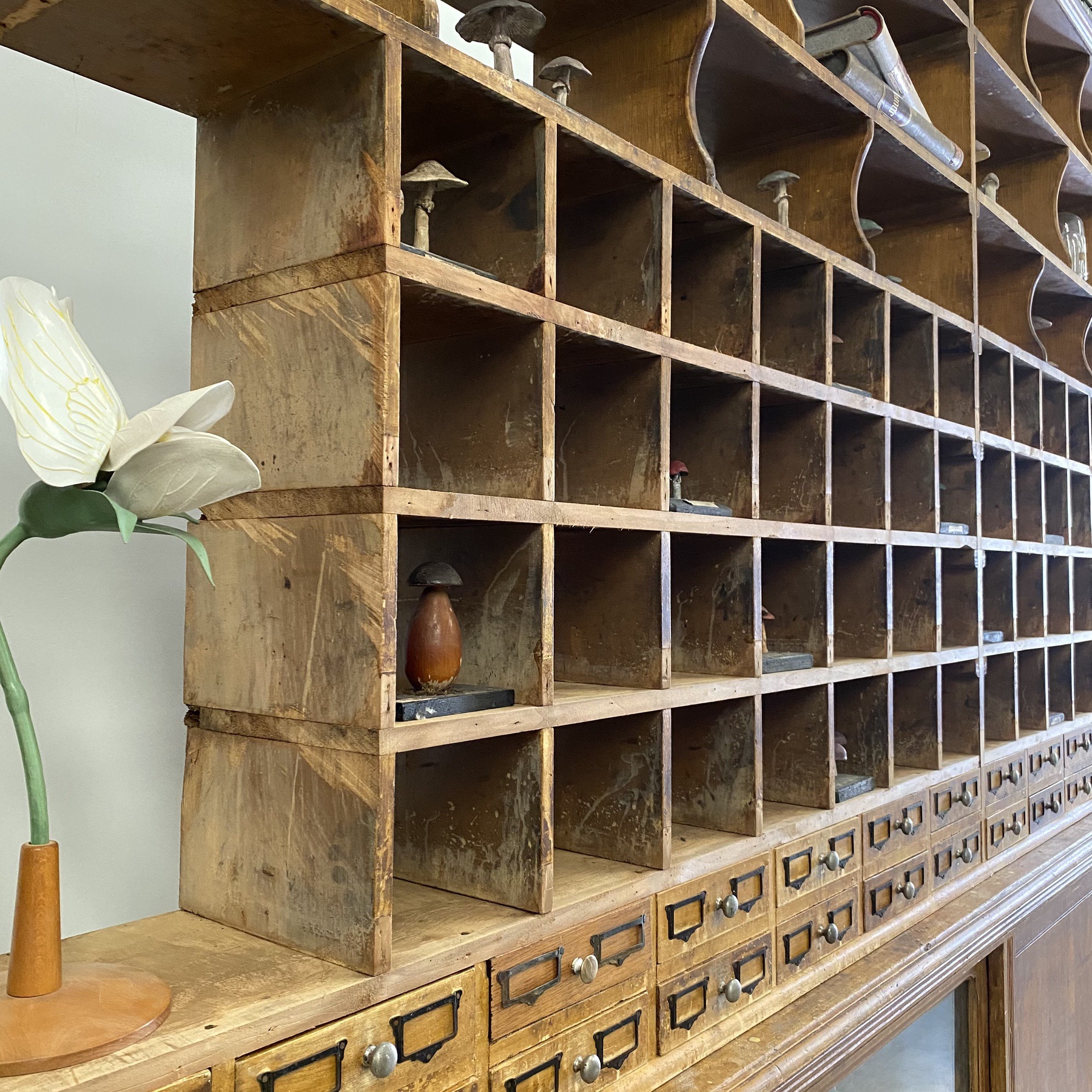 objet-vagabond-huge-cabinet0006