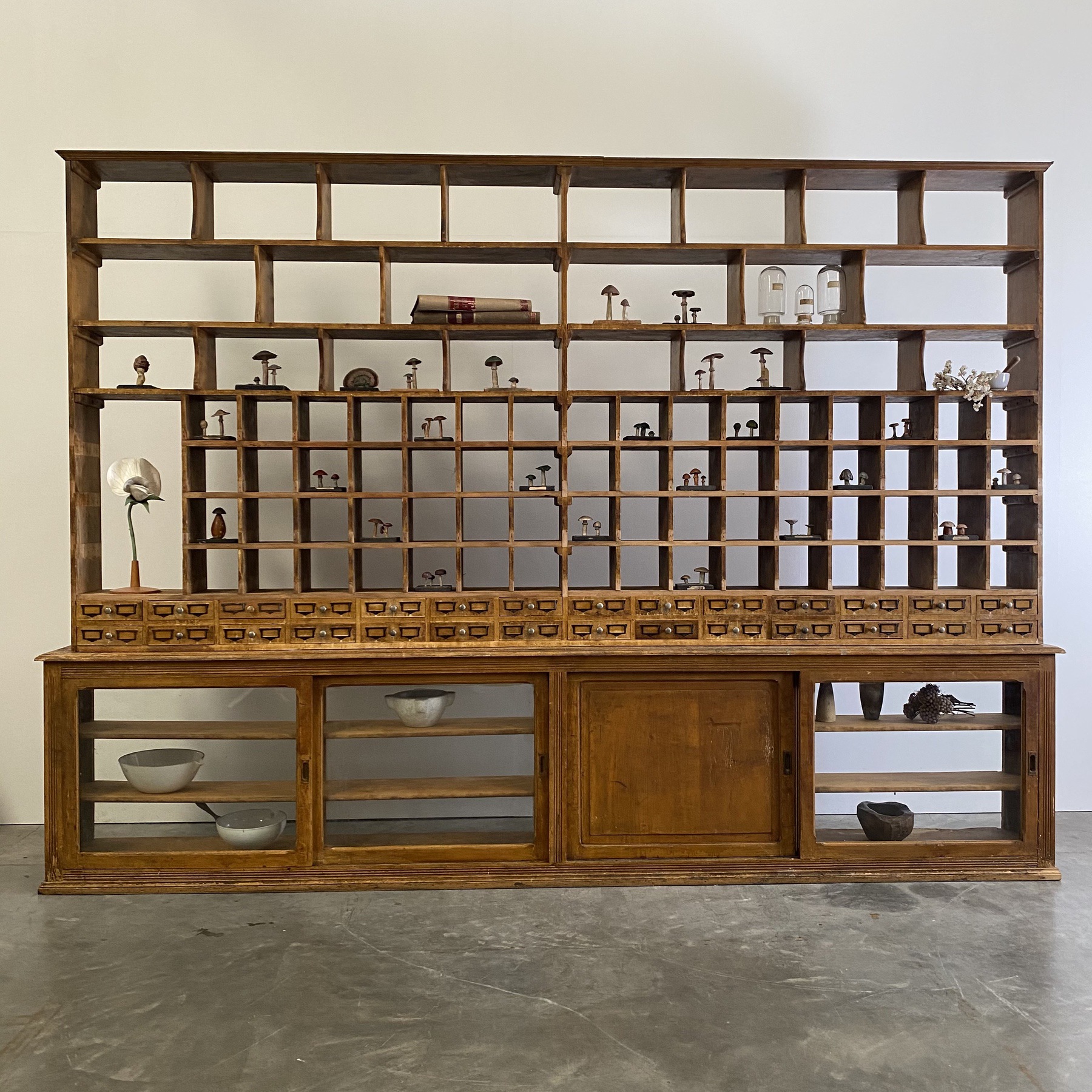 objet-vagabond-huge-cabinet0008