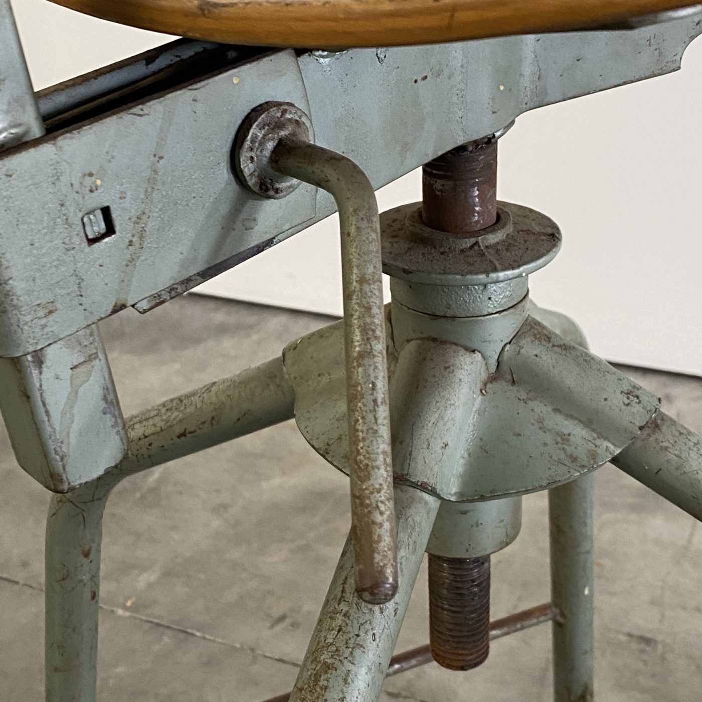 objet-vagabond-industrial-chairs0000