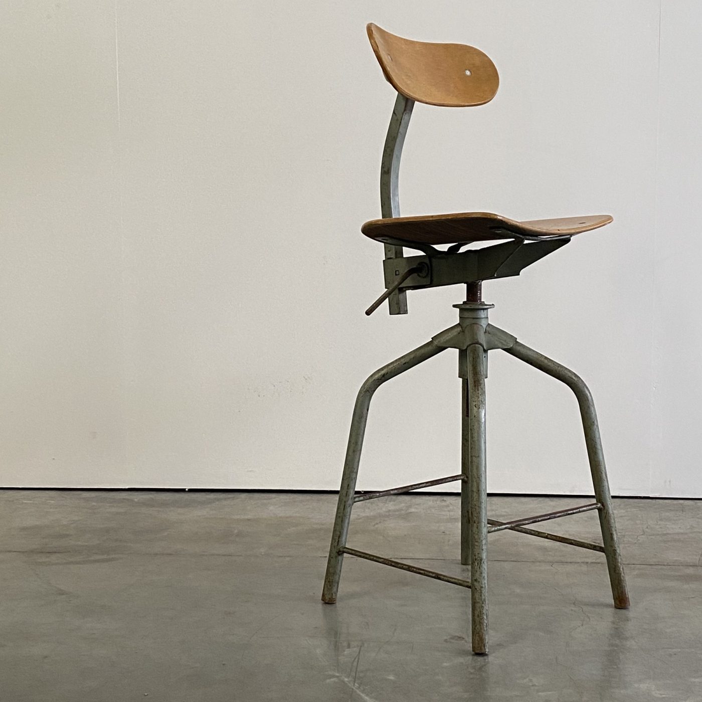 objet-vagabond-industrial-chairs0004