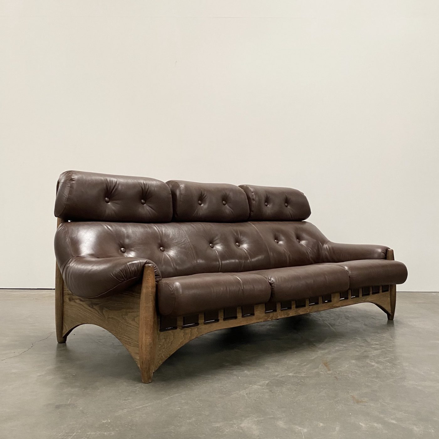 objet-vagabond-leather-sofa0000