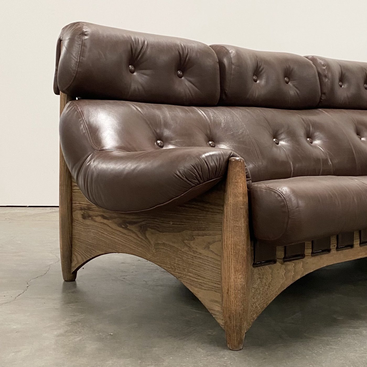 objet-vagabond-leather-sofa0004