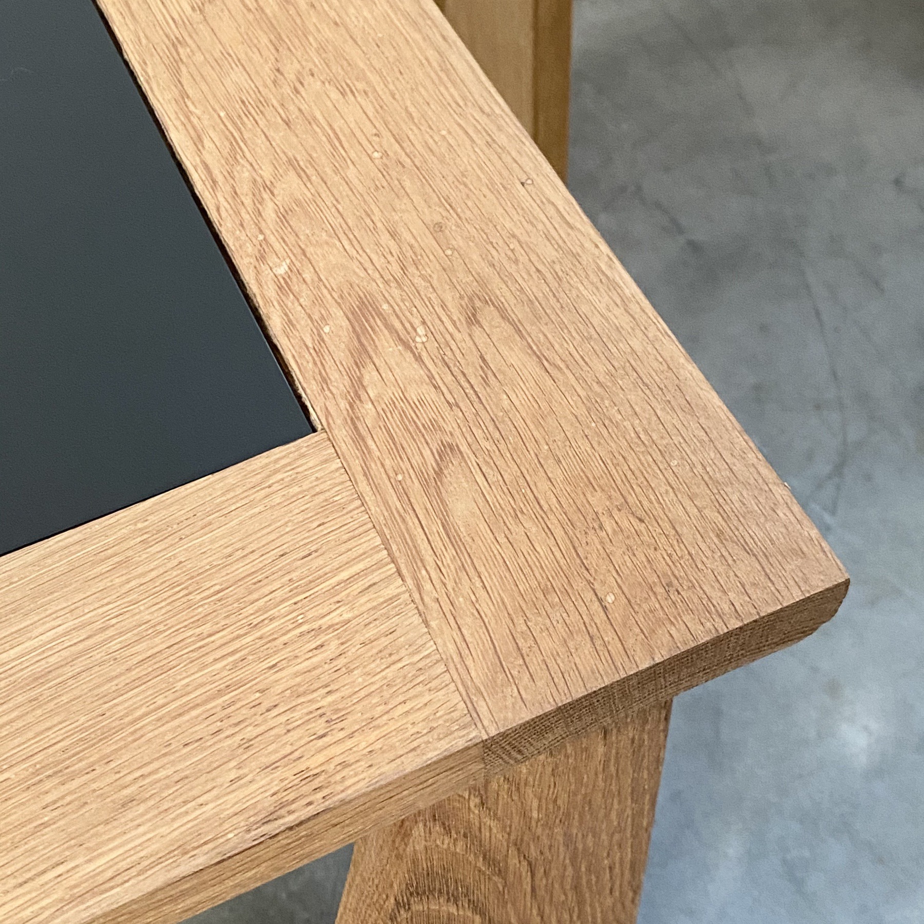 objet-vagabond-midcentury-sidetables0004