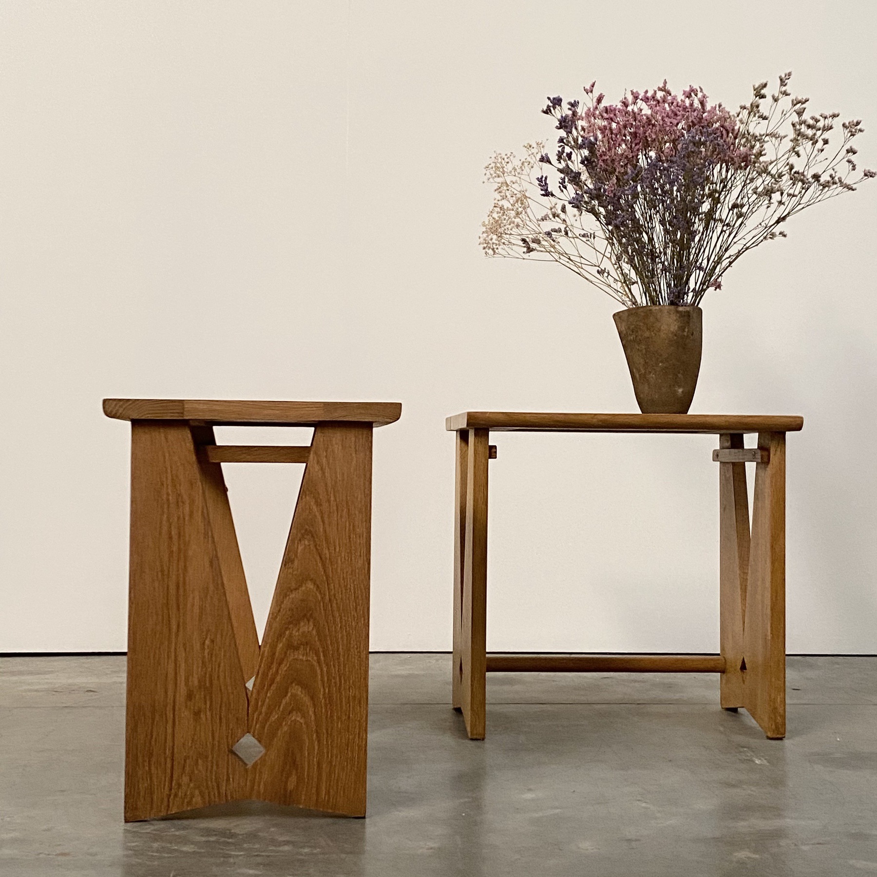 objet-vagabond-midcentury-sidetables0005