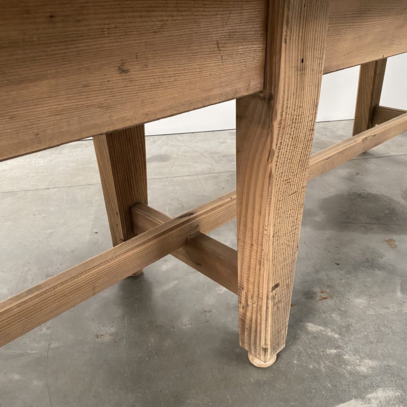 objet-vagabond-pine-table0001