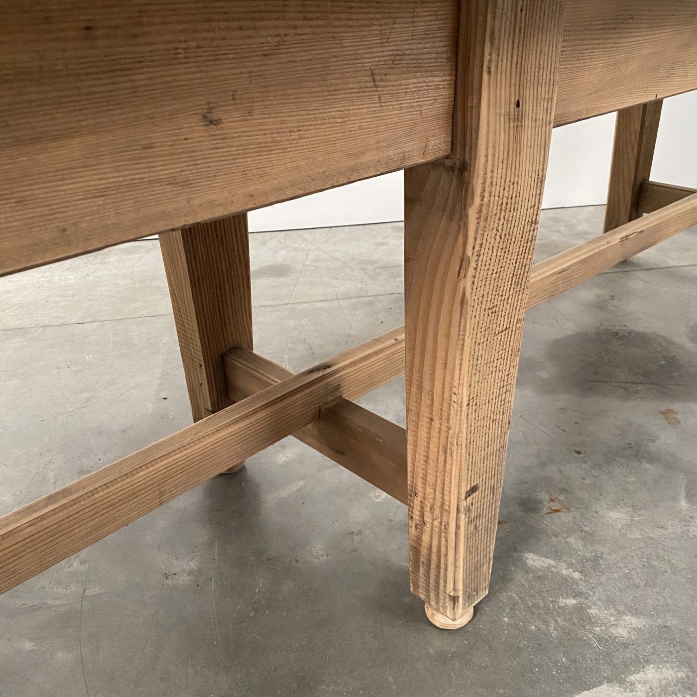 objet-vagabond-pine-table0001