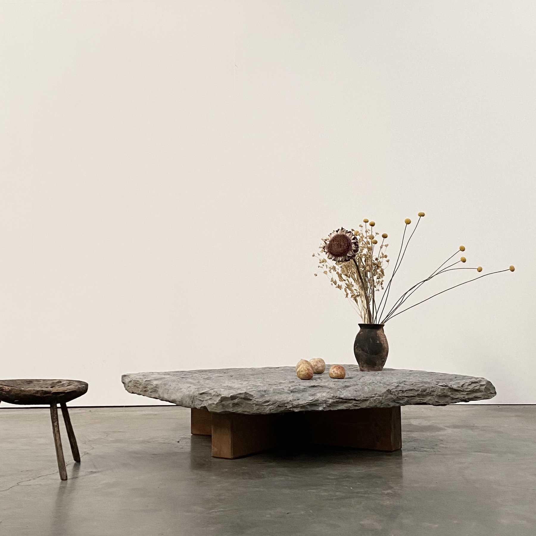 objet-vagabond-primitive-coffeetable0002