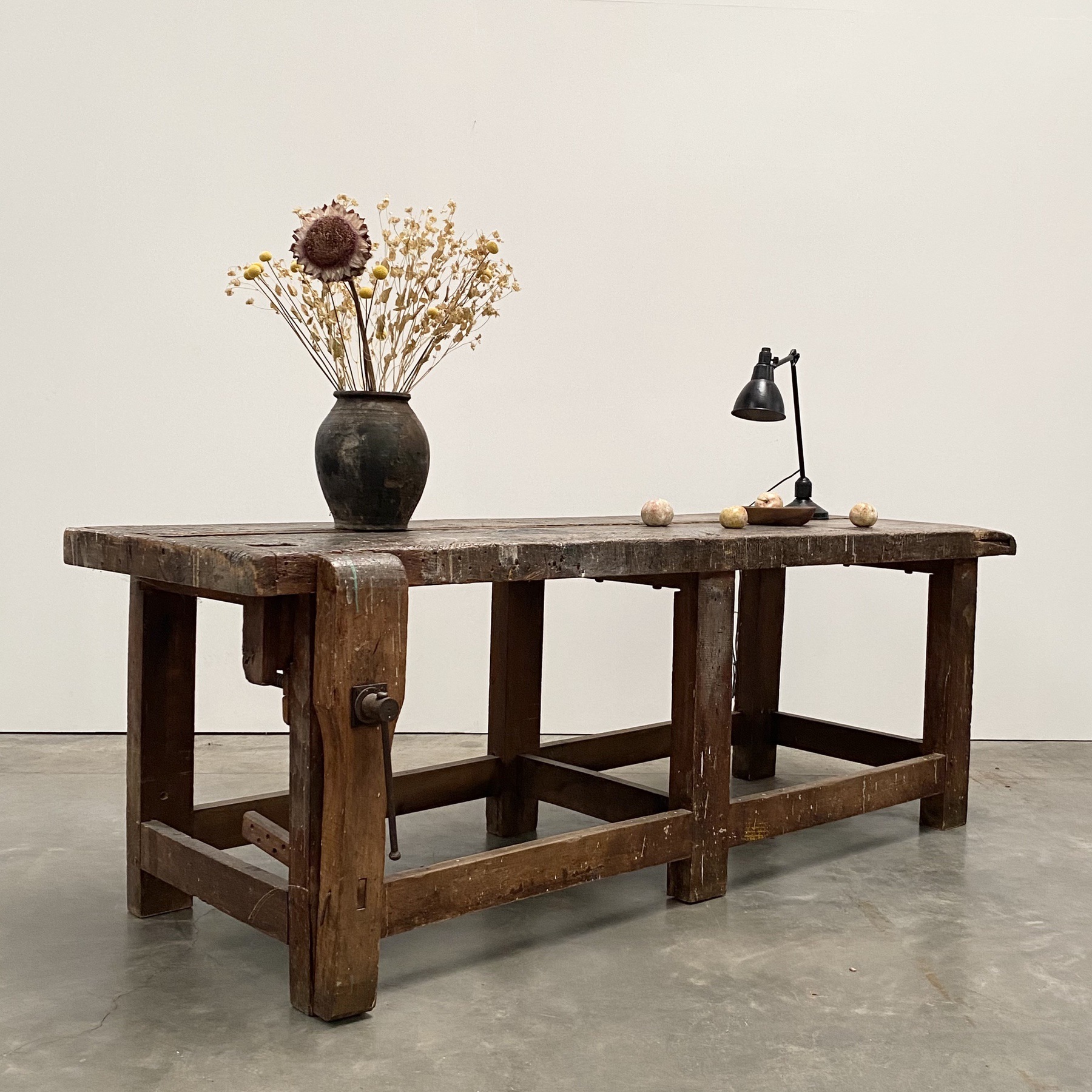 objet-vagabond-primitive-workbench0000