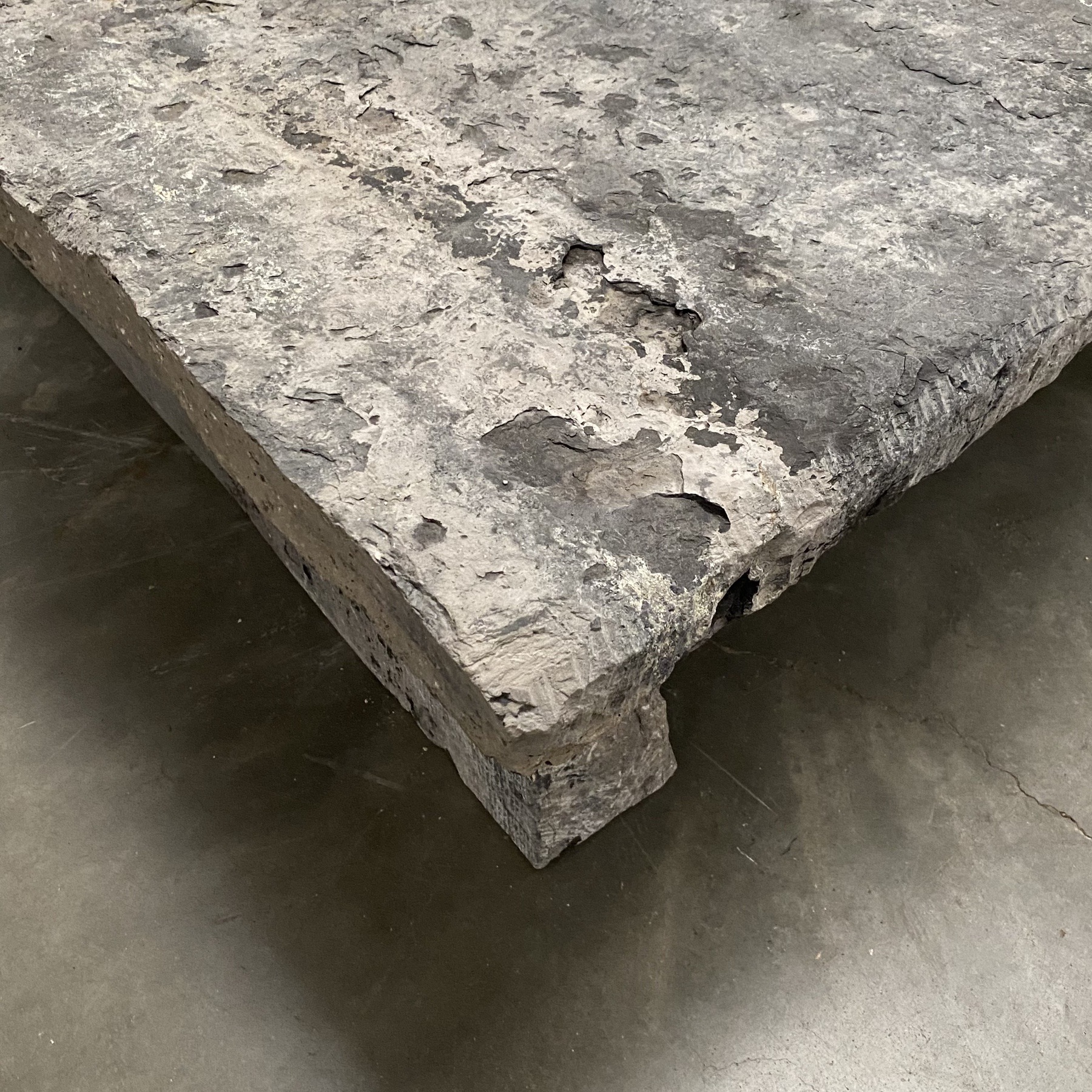 objet-vagabond-stone-table0004