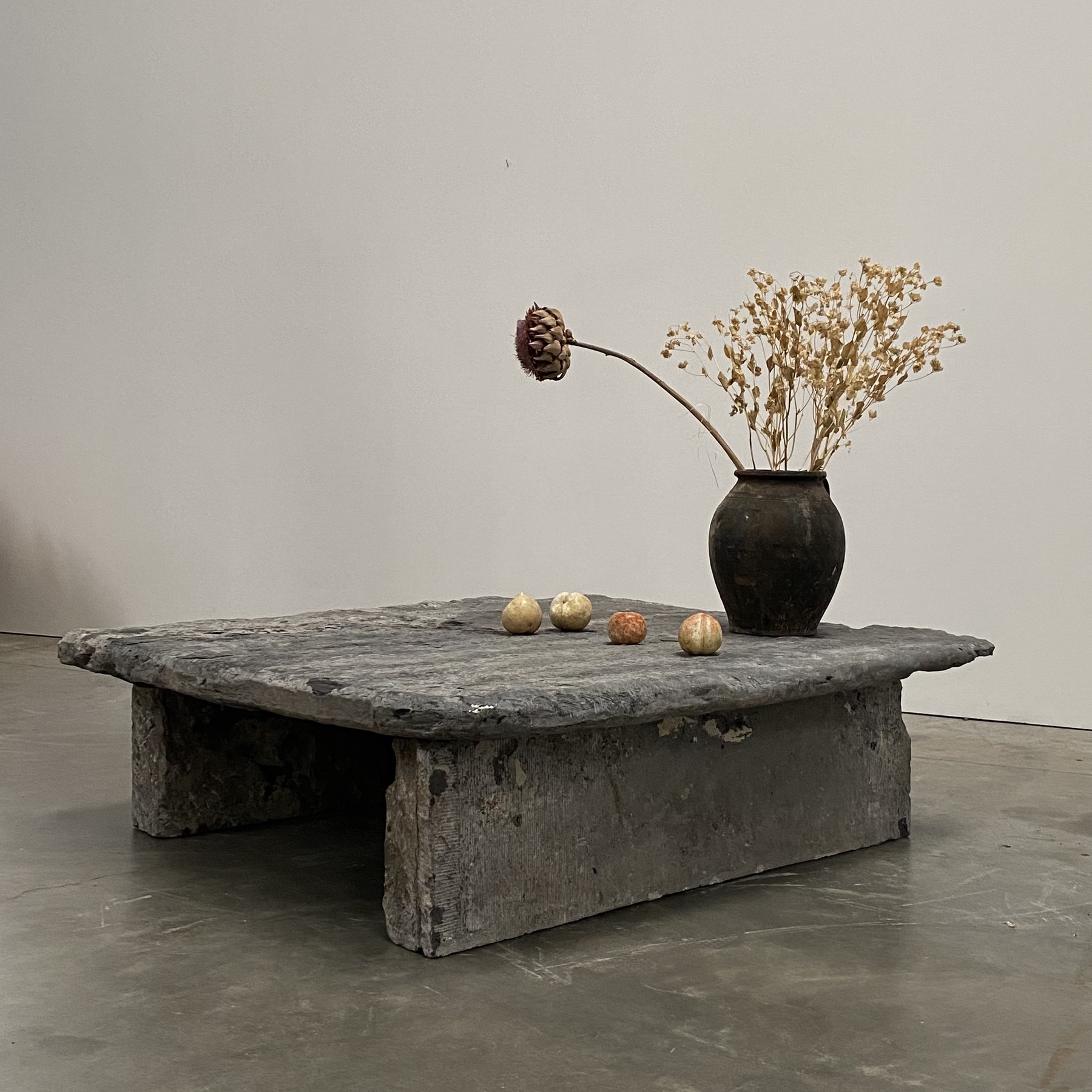 objet-vagabond-stone-table0009