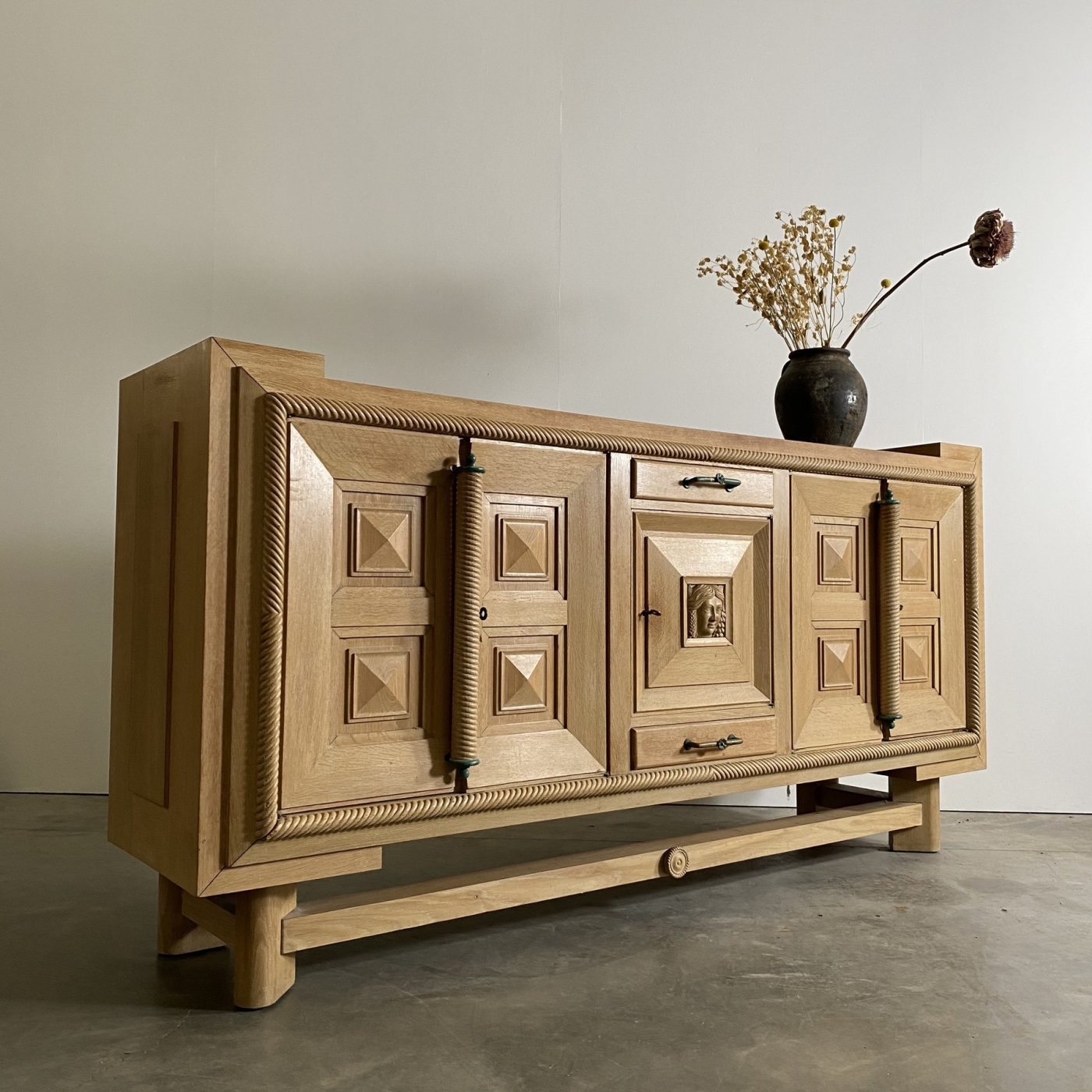 objet-vagabond-1940-sideboard0001