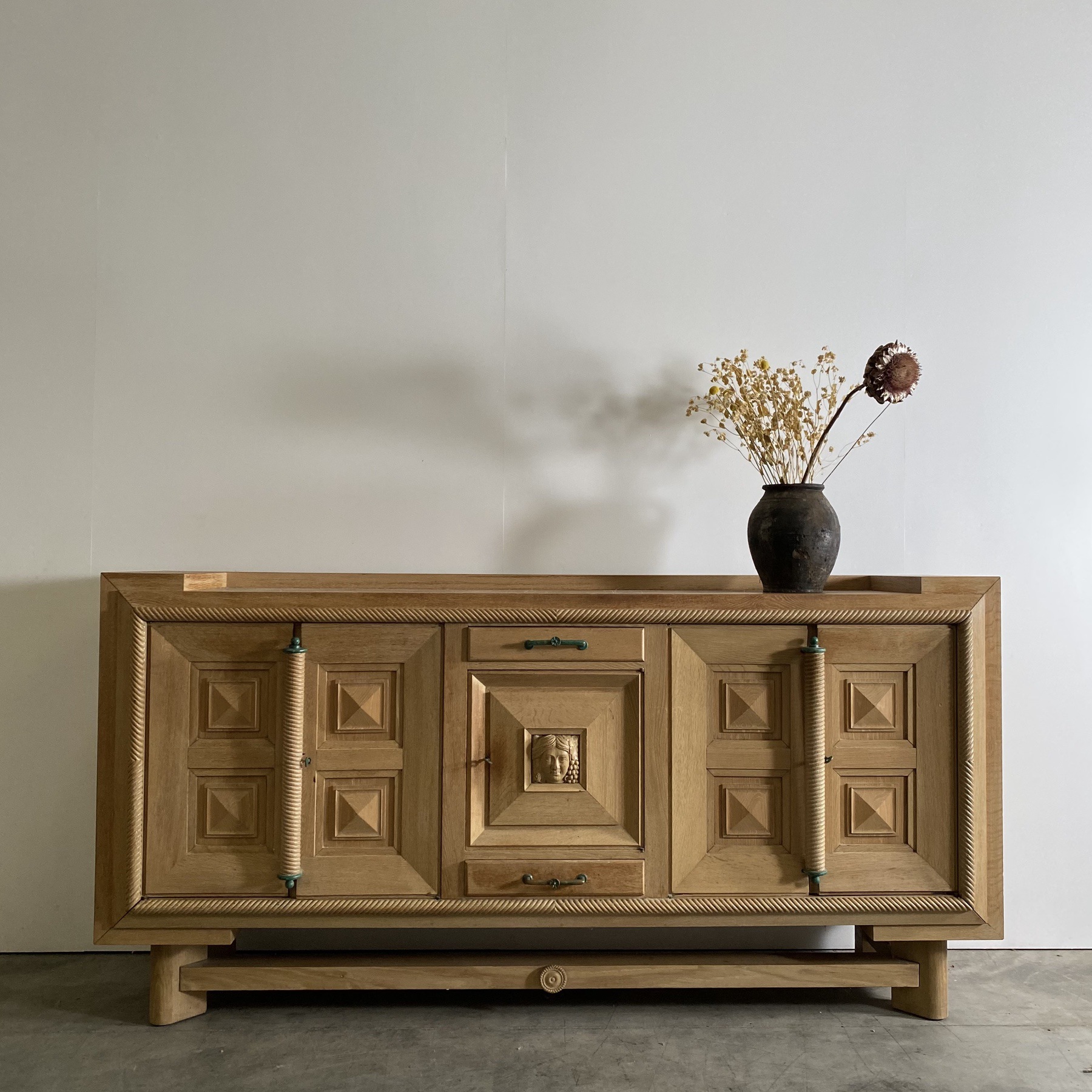 objet-vagabond-1940-sideboard0004