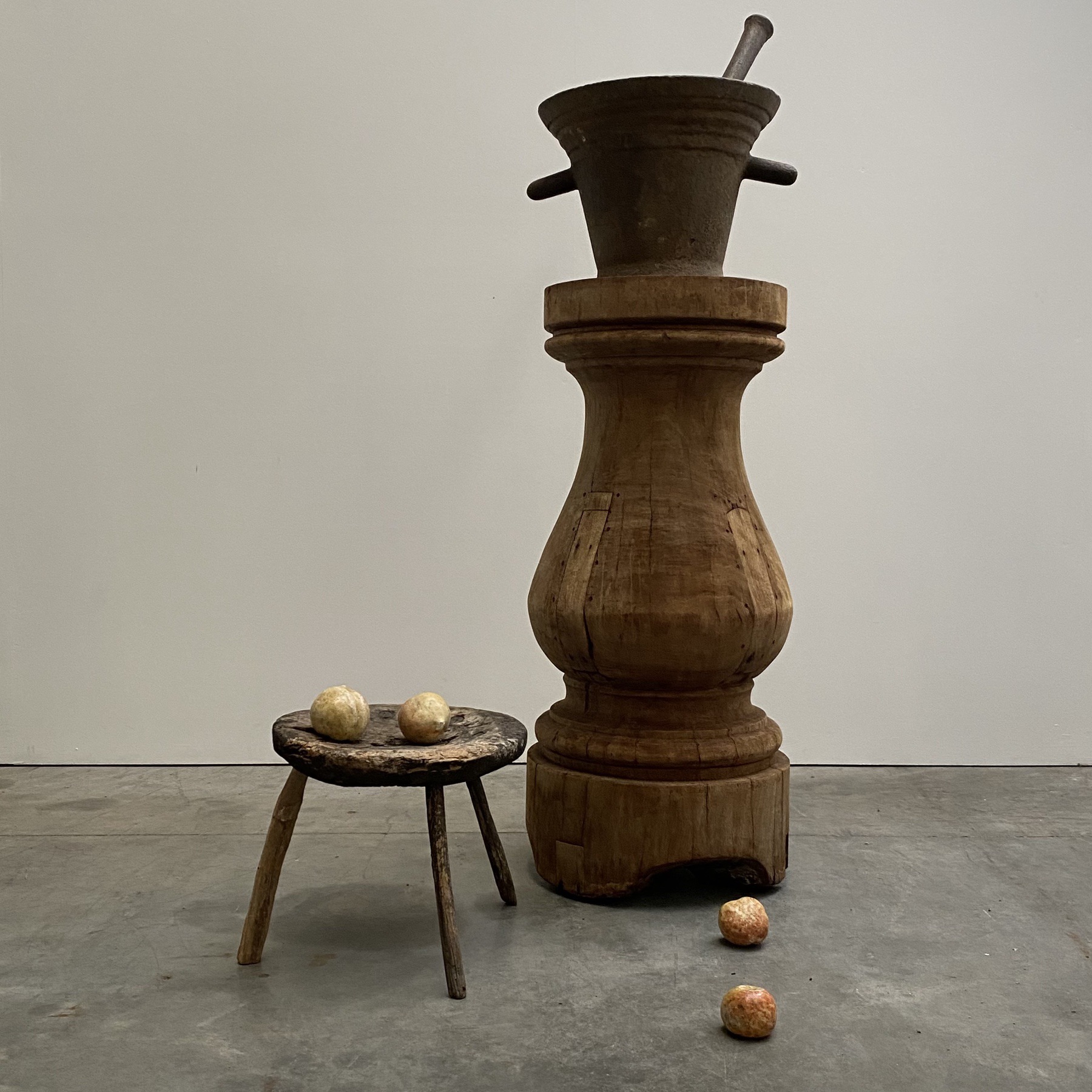 objet-vagabond-castiron-urn0000