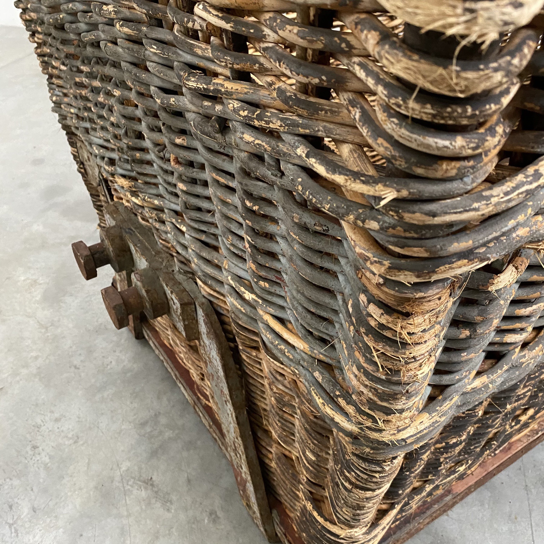 objet-vagabond-huge-basket0002