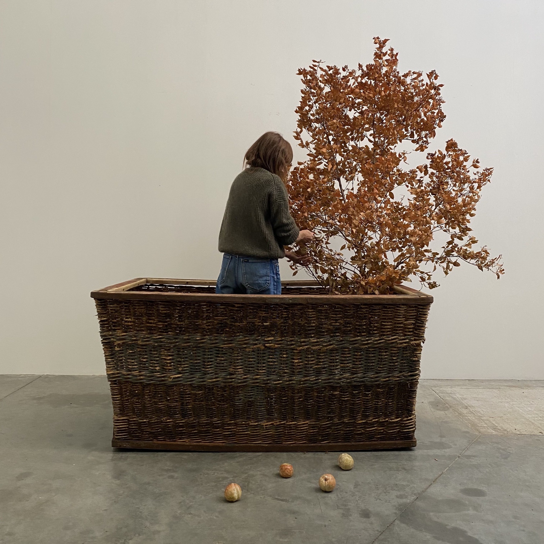 objet-vagabond-huge-basket0003