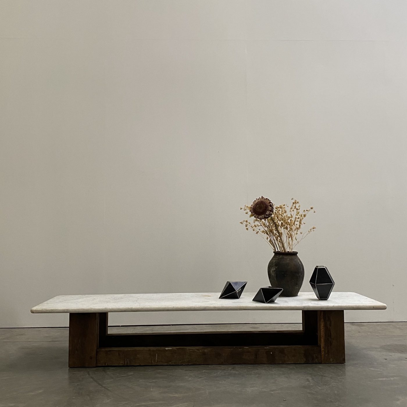 objet-vagabond-marble-table0001