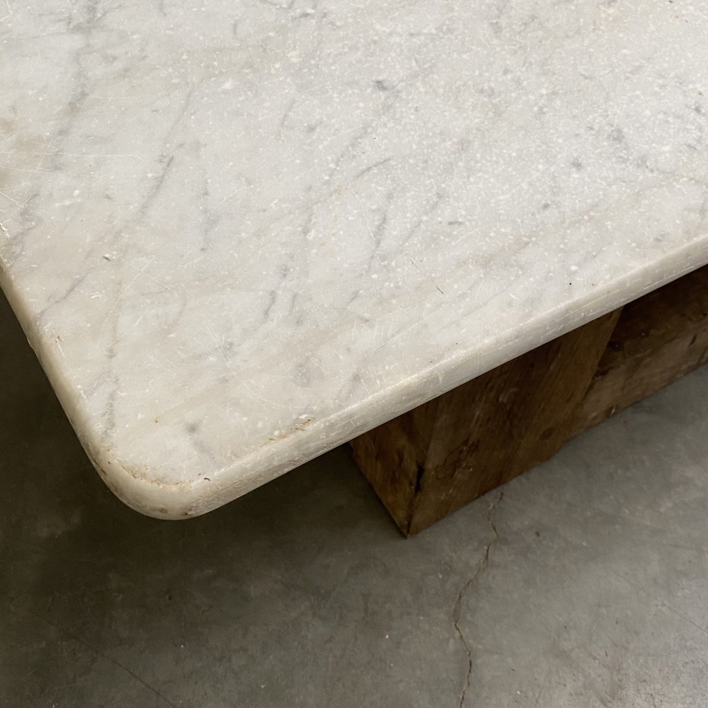 objet-vagabond-marble-table0002