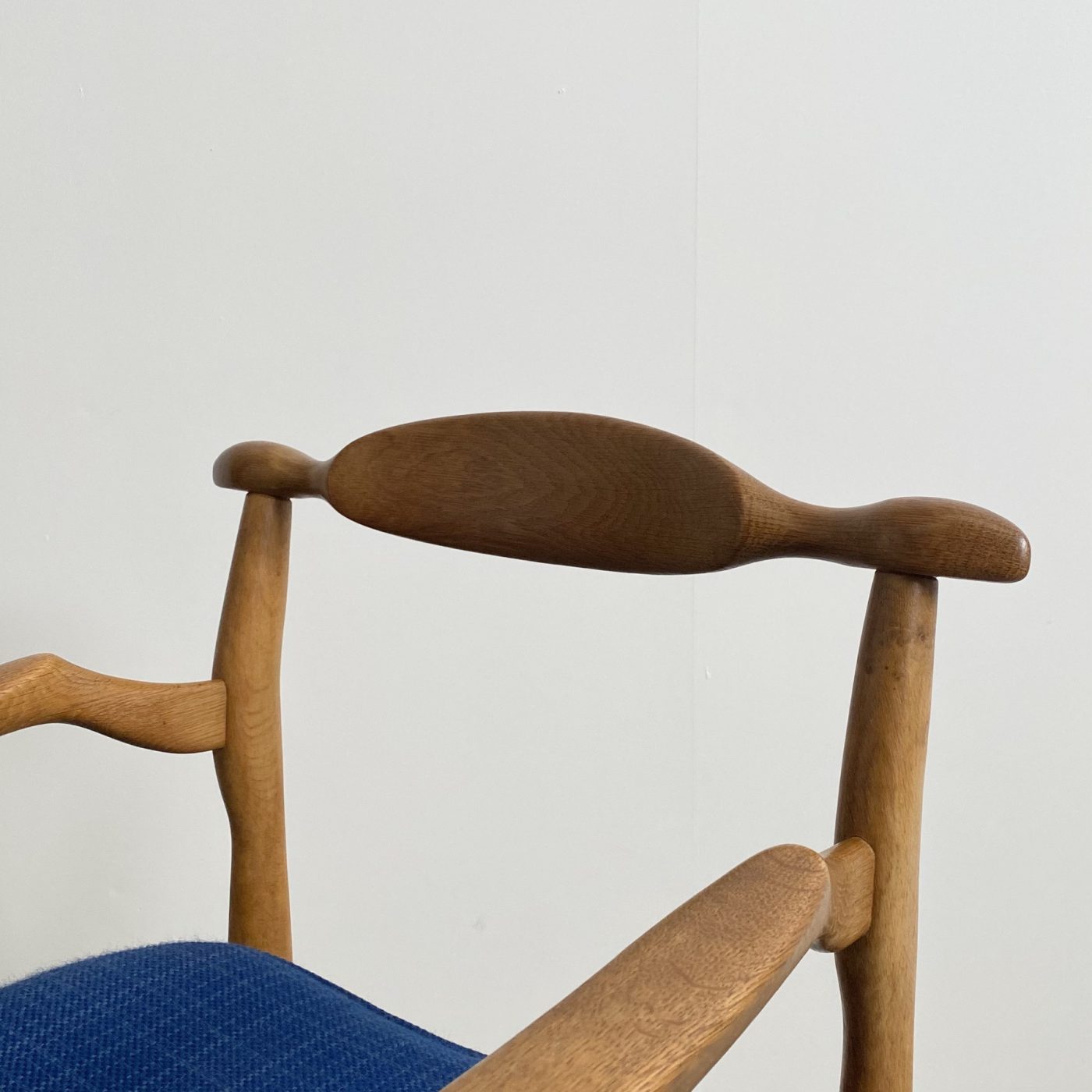 objet-vagabond-midcentury-armchairs0000