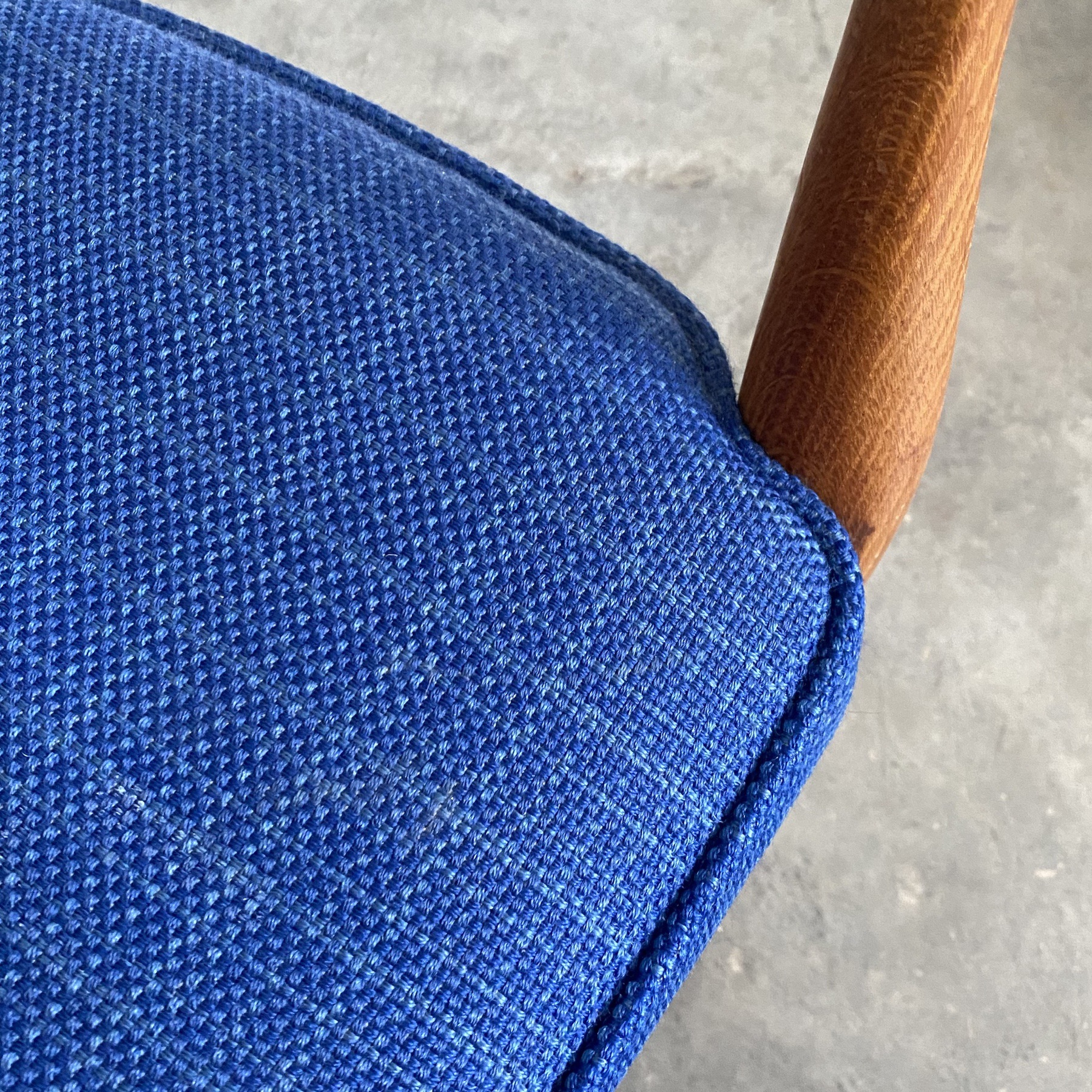 objet-vagabond-midcentury-armchairs0001